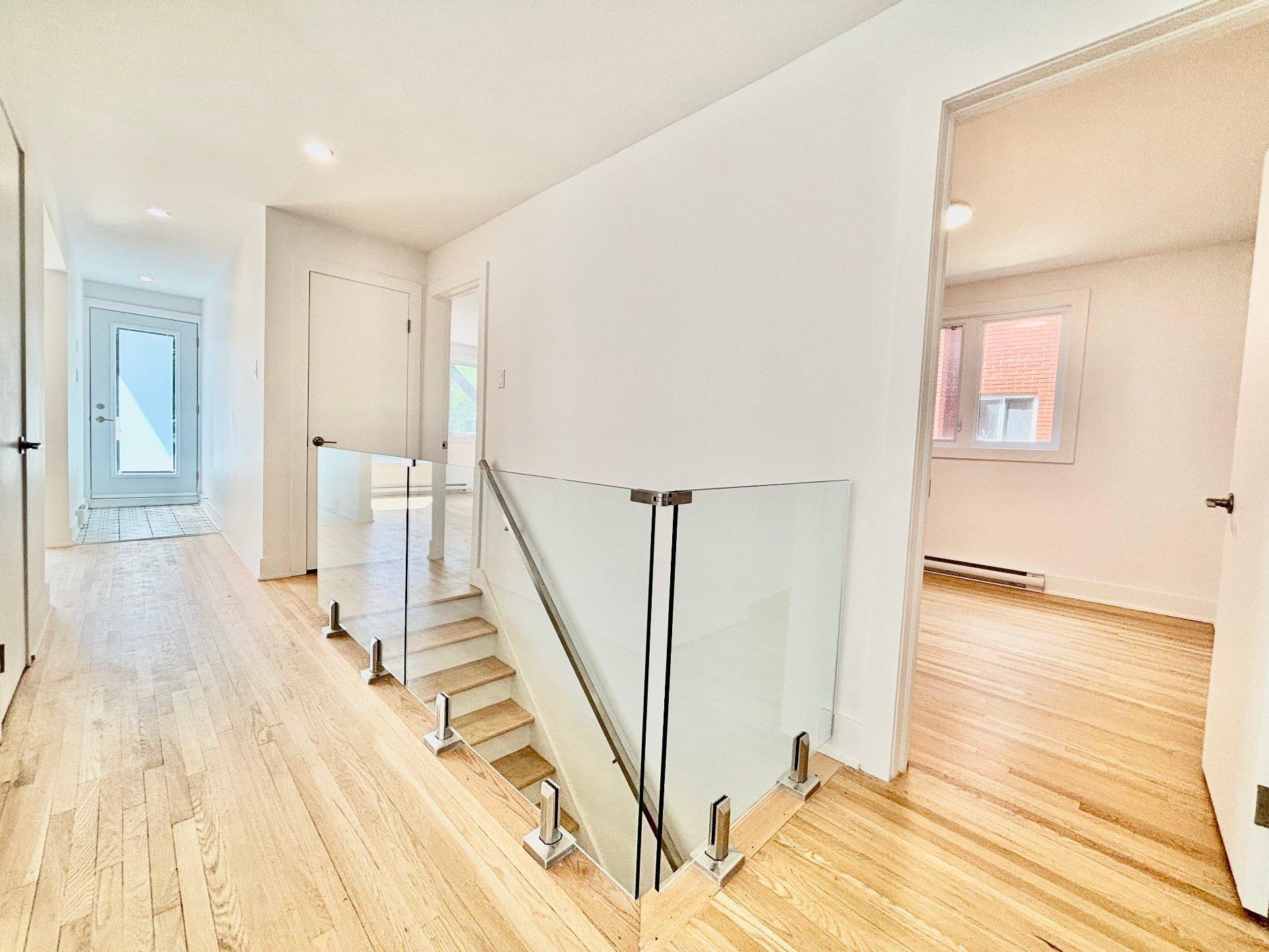 









431


13e Rue

,
Laval (Laval-des-Rapides),




QC
H7N1S1

