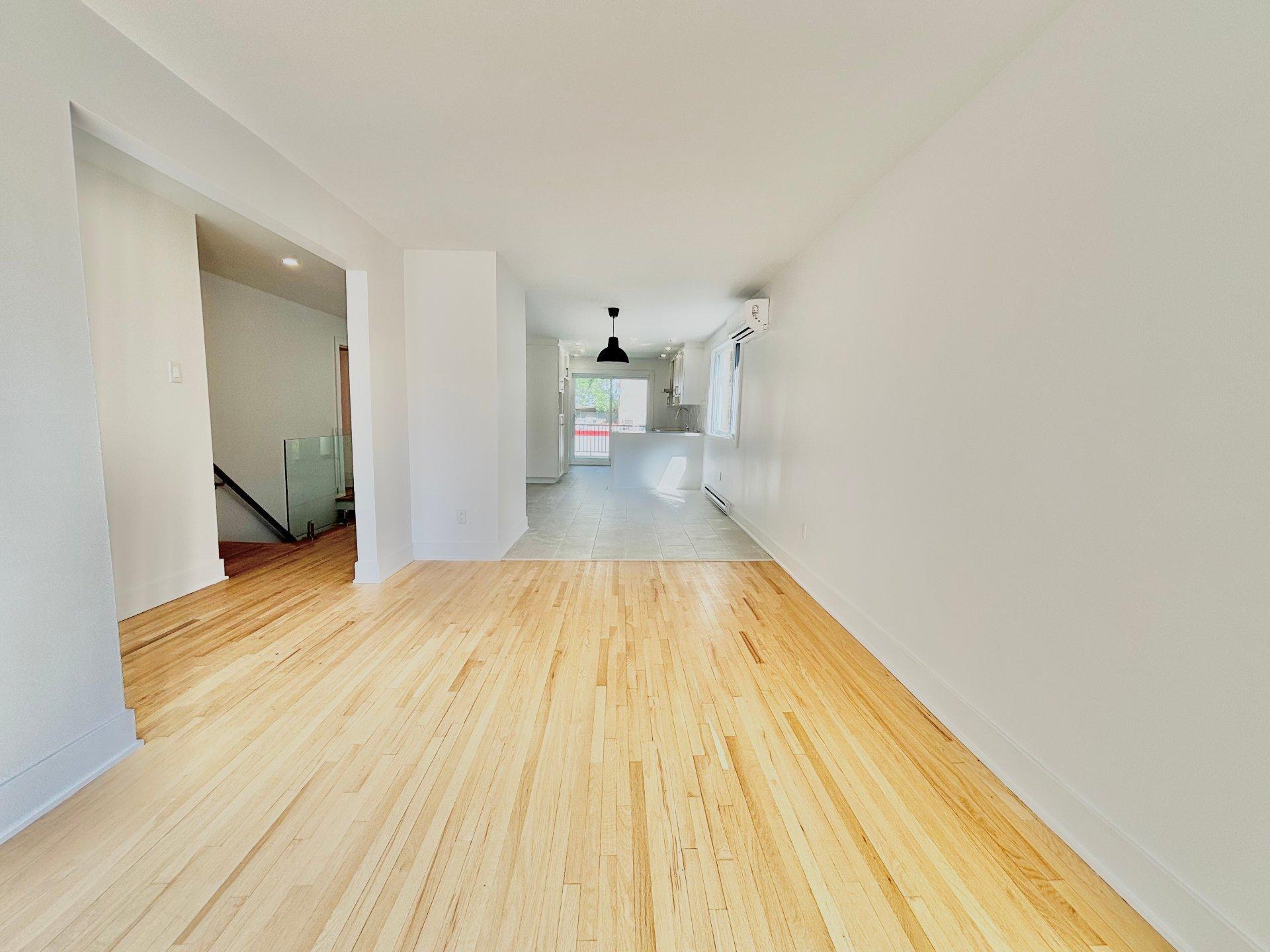 









431


13e Rue

,
Laval (Laval-des-Rapides),




QC
H7N1S1

