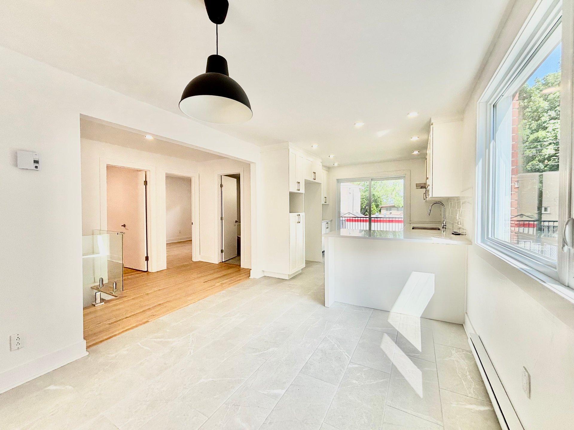 









431


13e Rue

,
Laval (Laval-des-Rapides),




QC
H7N1S1

