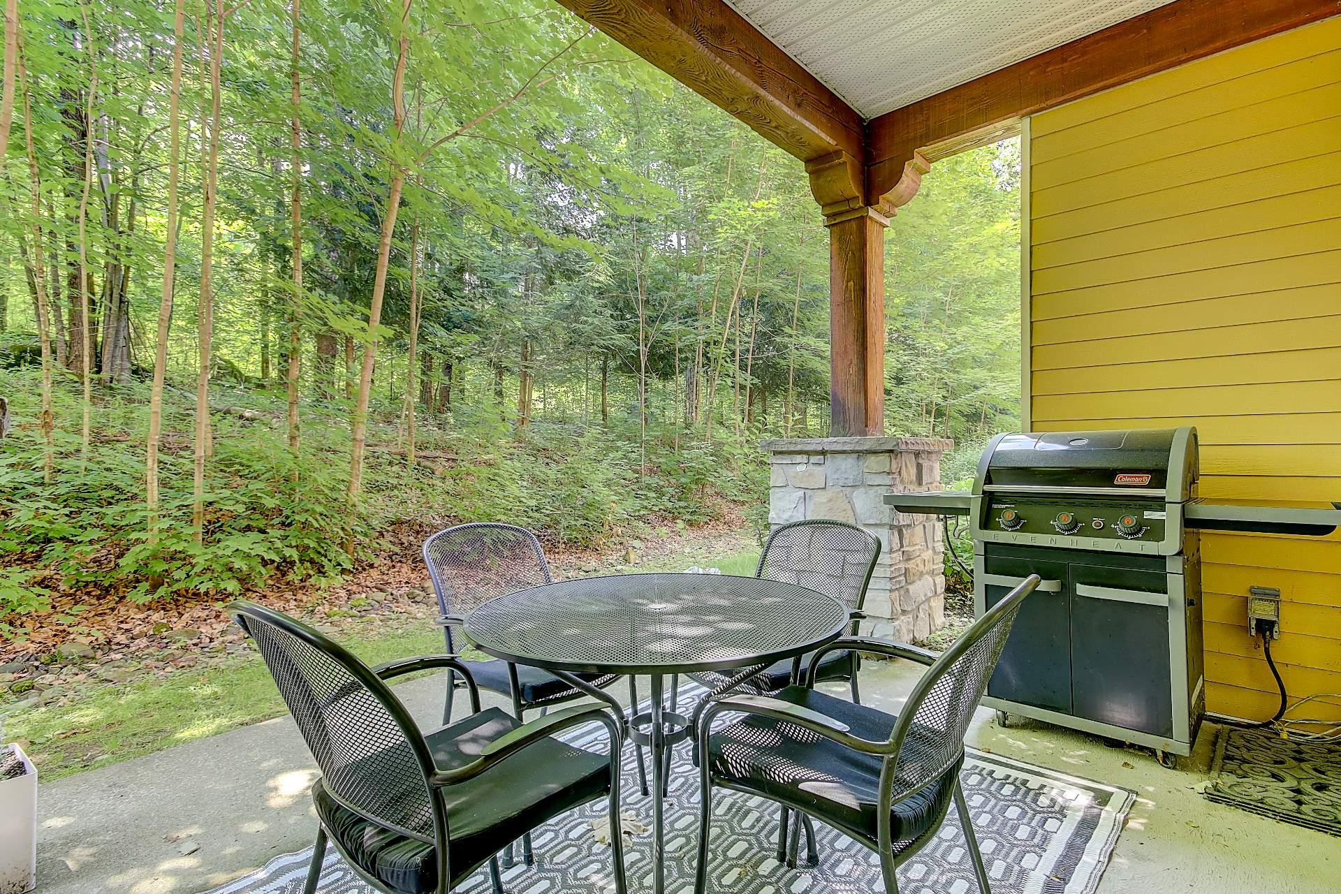 









180


Rue du Cercle-des-Cantons

, 114,
Bromont,




QC
J2L3N2

