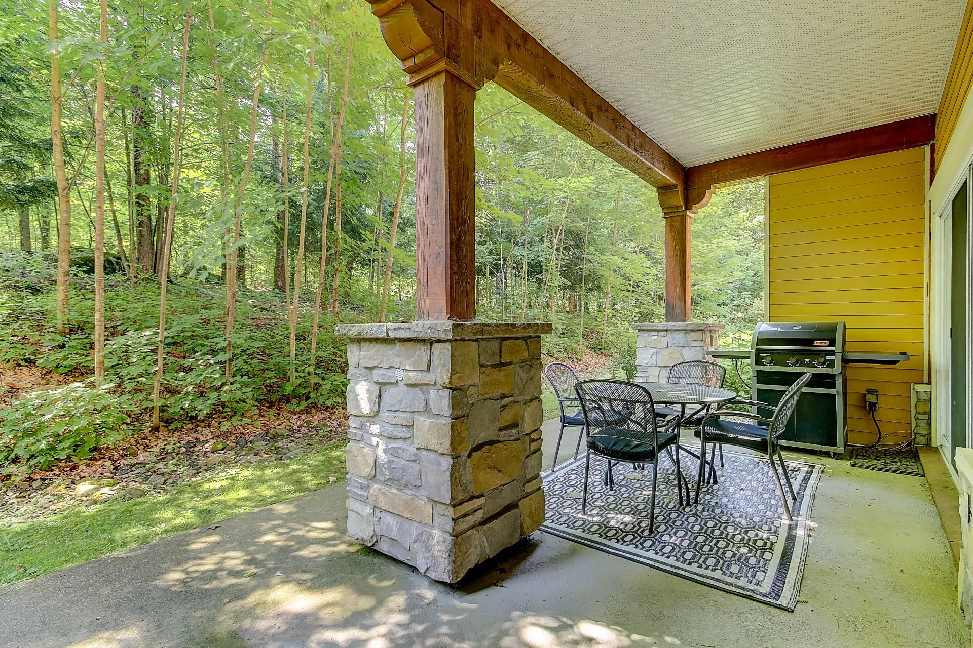 









180


Rue du Cercle-des-Cantons

, 114,
Bromont,




QC
J2L3N2

