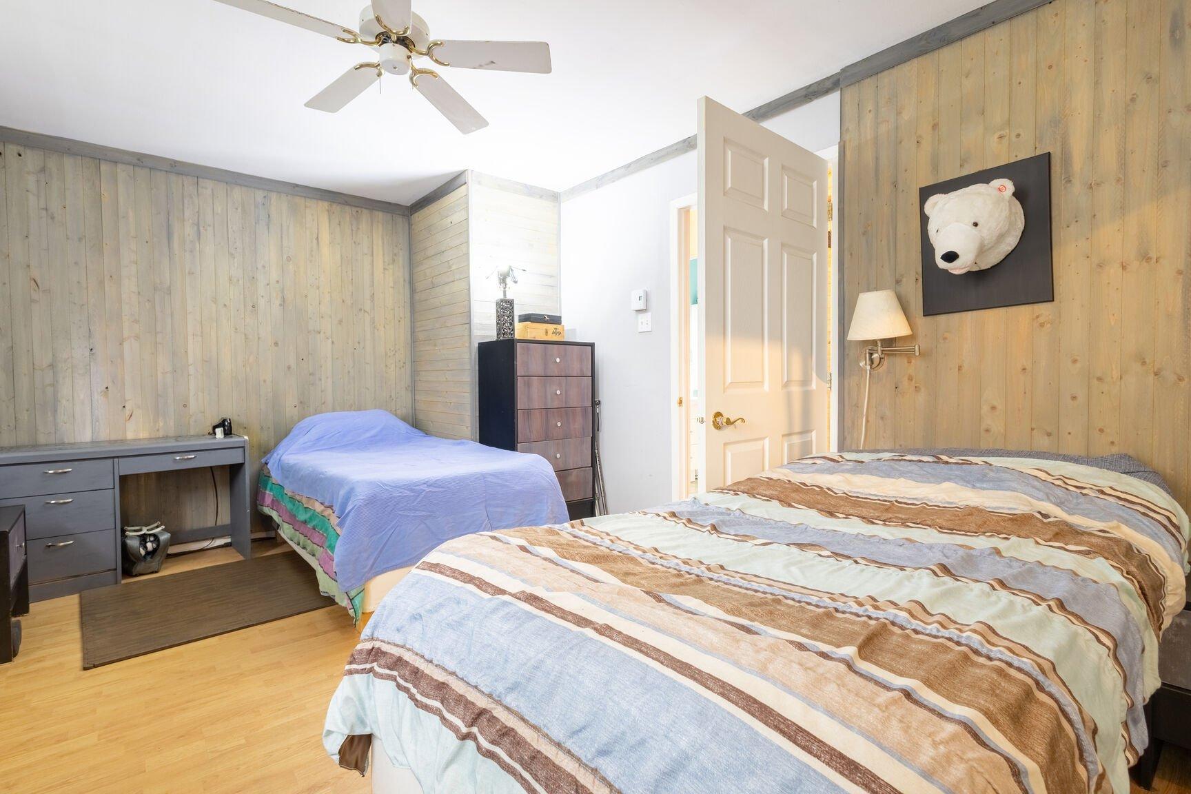 









5445


Rue Hubert-Guertin

,
Longueuil (Saint-Hubert),




QC
J3Y2J7

