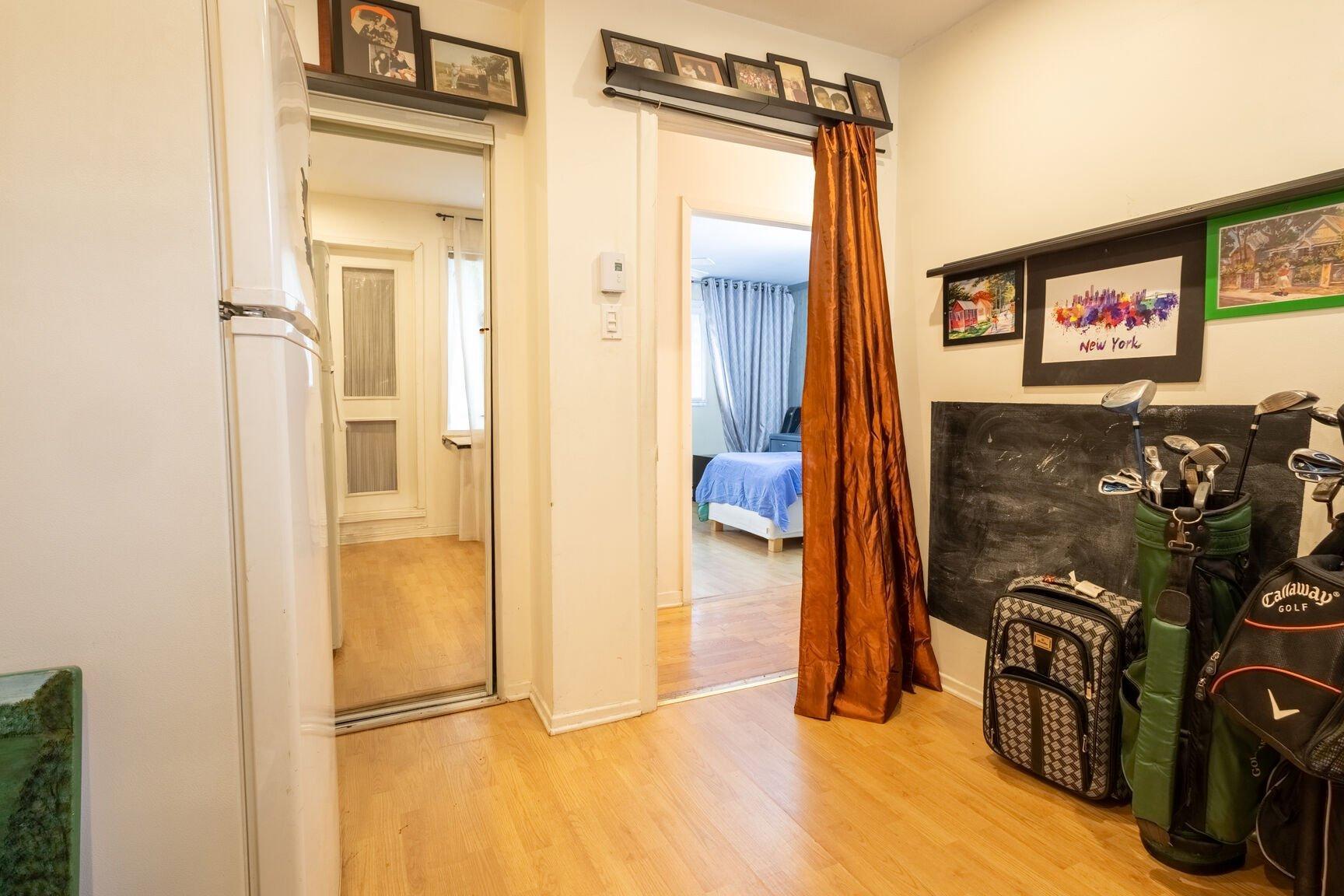 









5445


Rue Hubert-Guertin

,
Longueuil (Saint-Hubert),




QC
J3Y2J7

