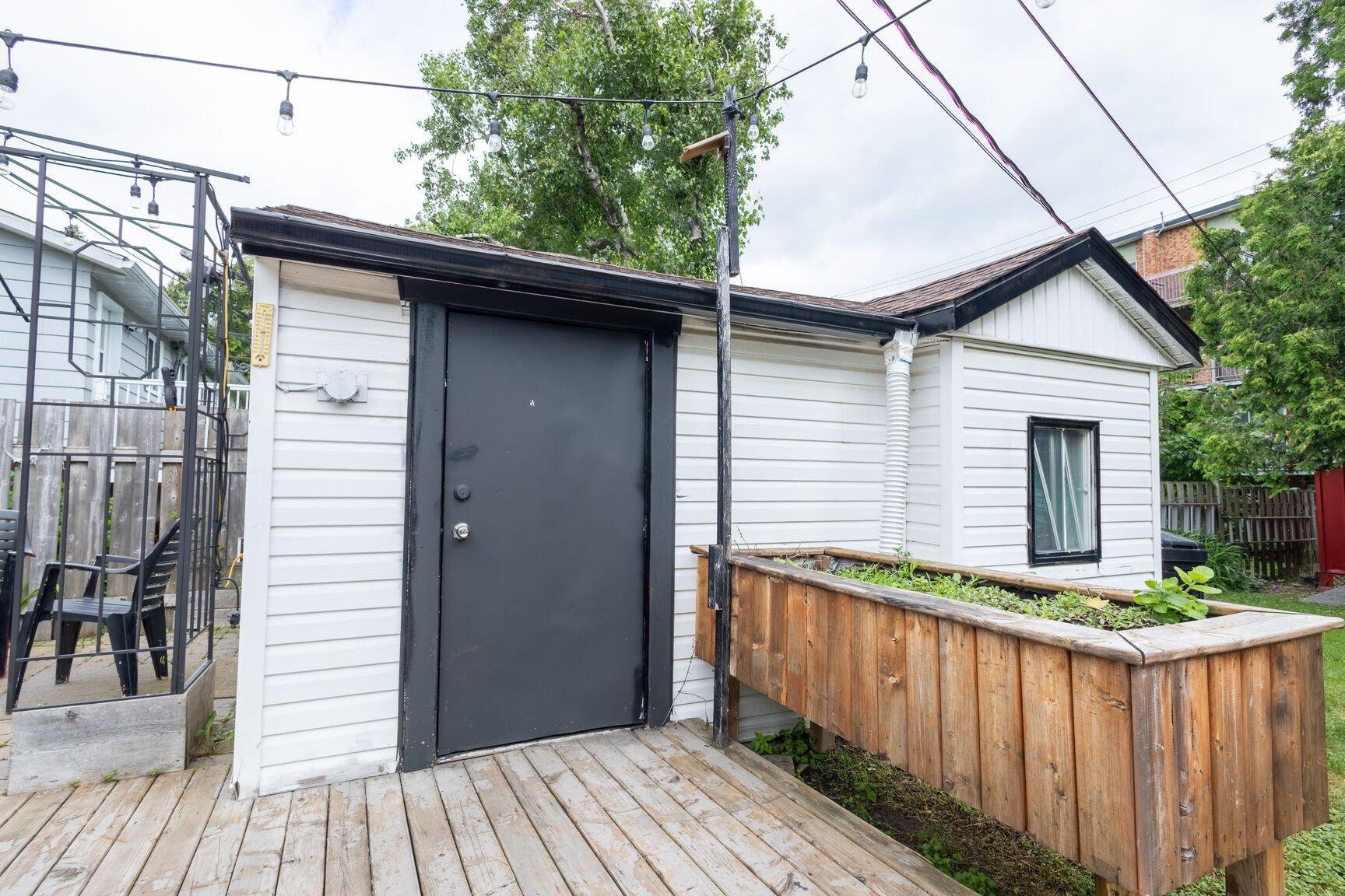 









5445


Rue Hubert-Guertin

,
Longueuil (Saint-Hubert),




QC
J3Y2J7


