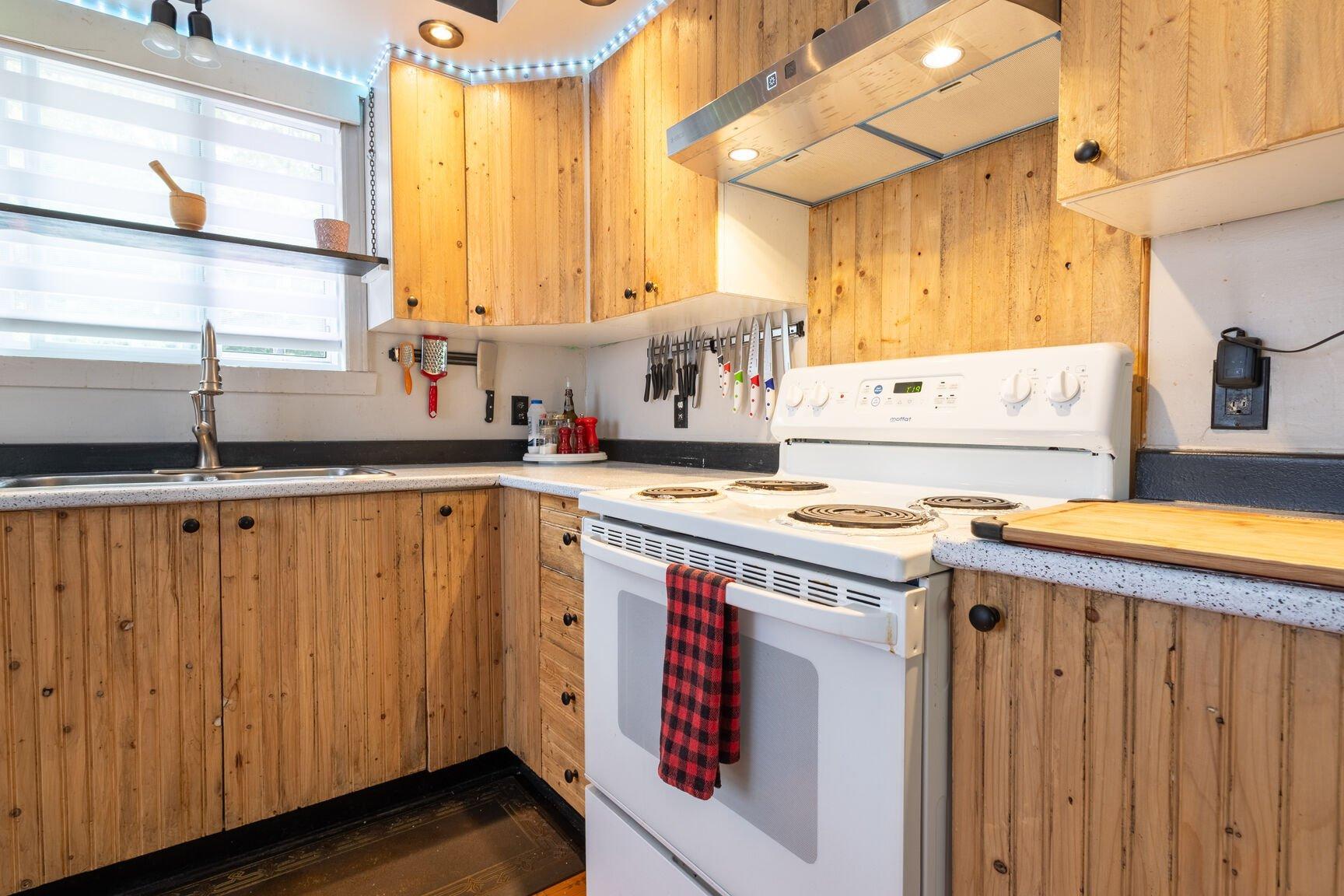 









5445


Rue Hubert-Guertin

,
Longueuil (Saint-Hubert),




QC
J3Y2J7


