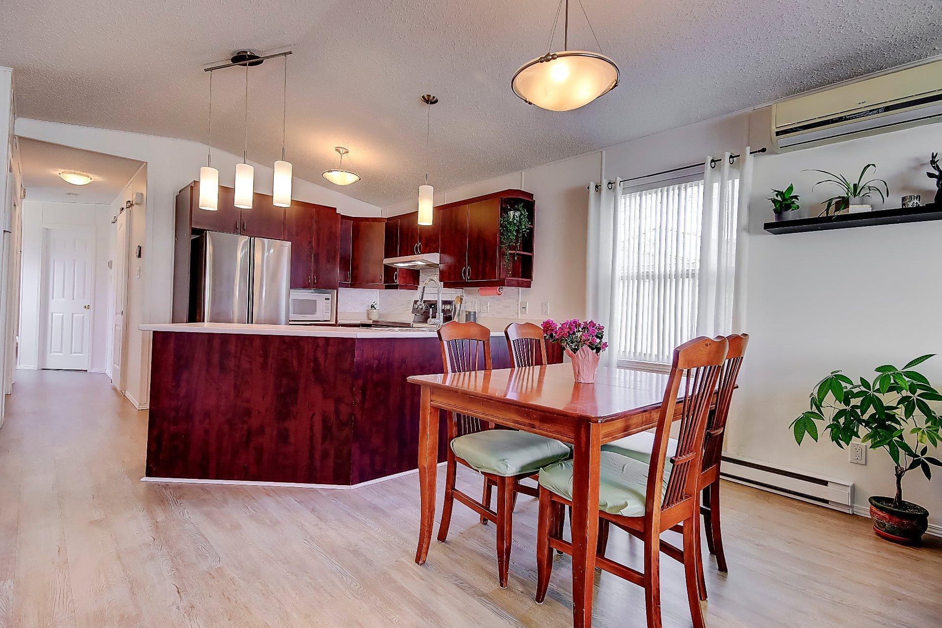 









82


9e Rue

,
Saint-Jean-sur-Richelieu,




QC
J2Y1A5

