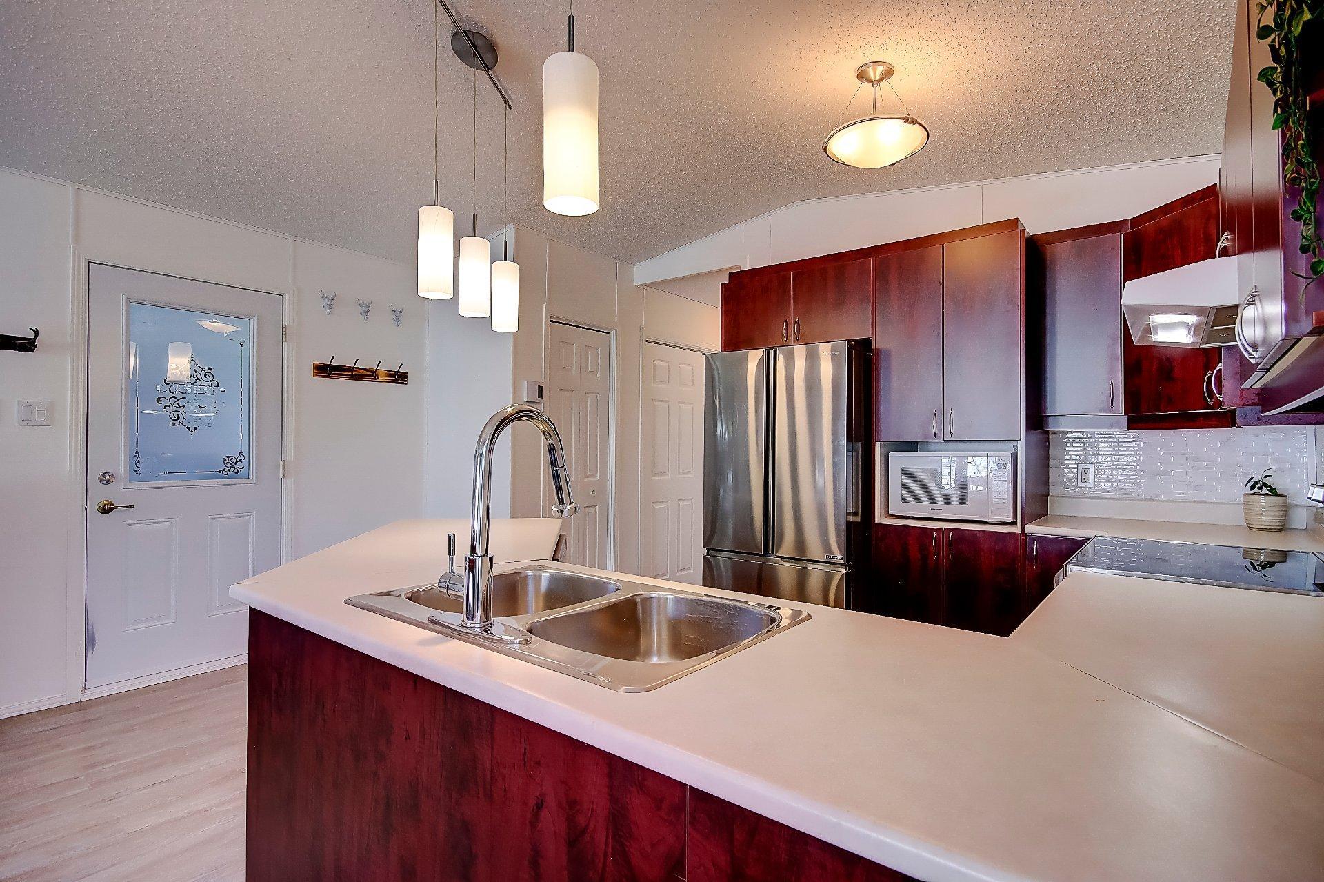 









82


9e Rue

,
Saint-Jean-sur-Richelieu,




QC
J2Y1A5

