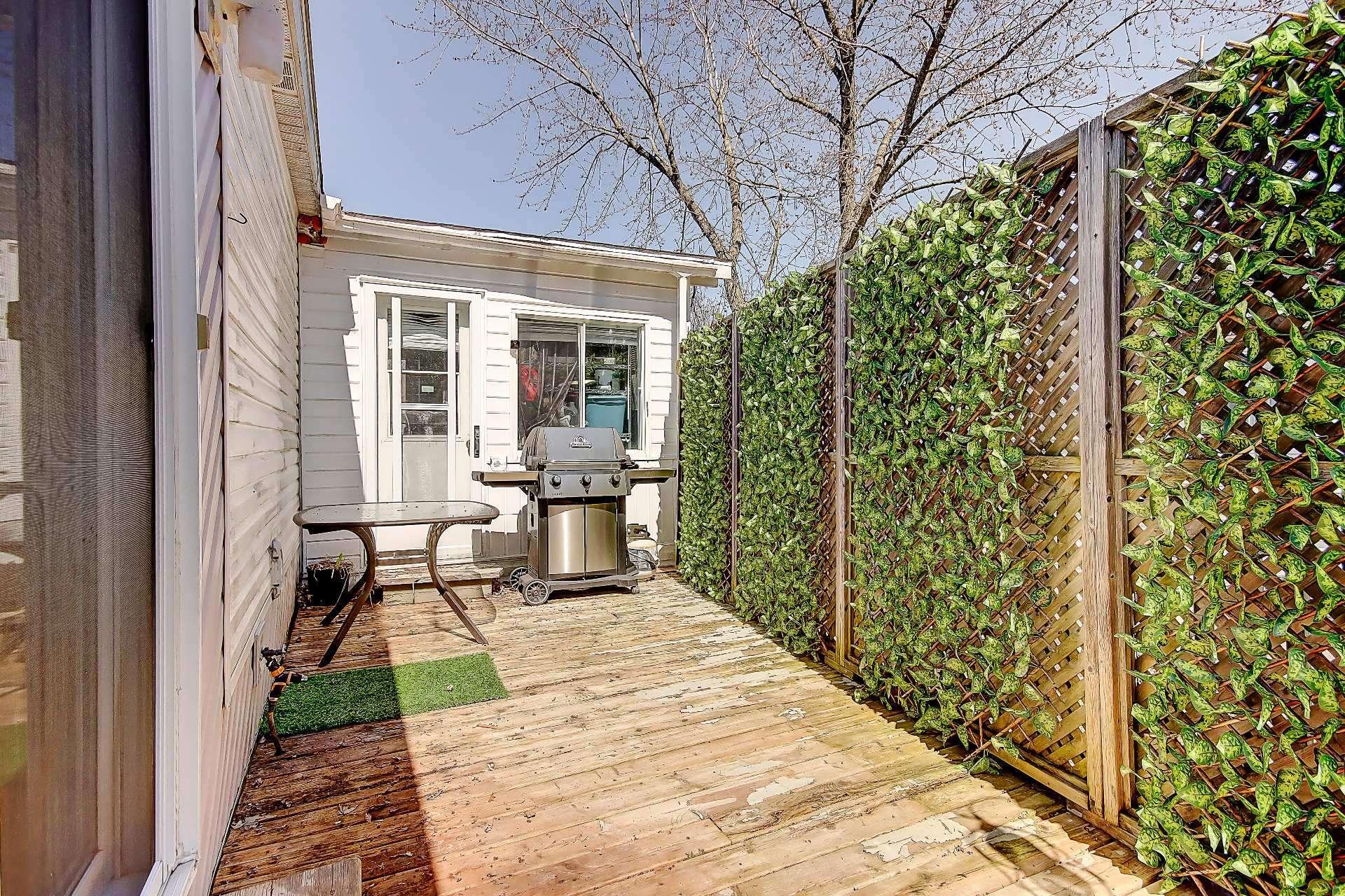 









82


9e Rue

,
Saint-Jean-sur-Richelieu,




QC
J2Y1A5

