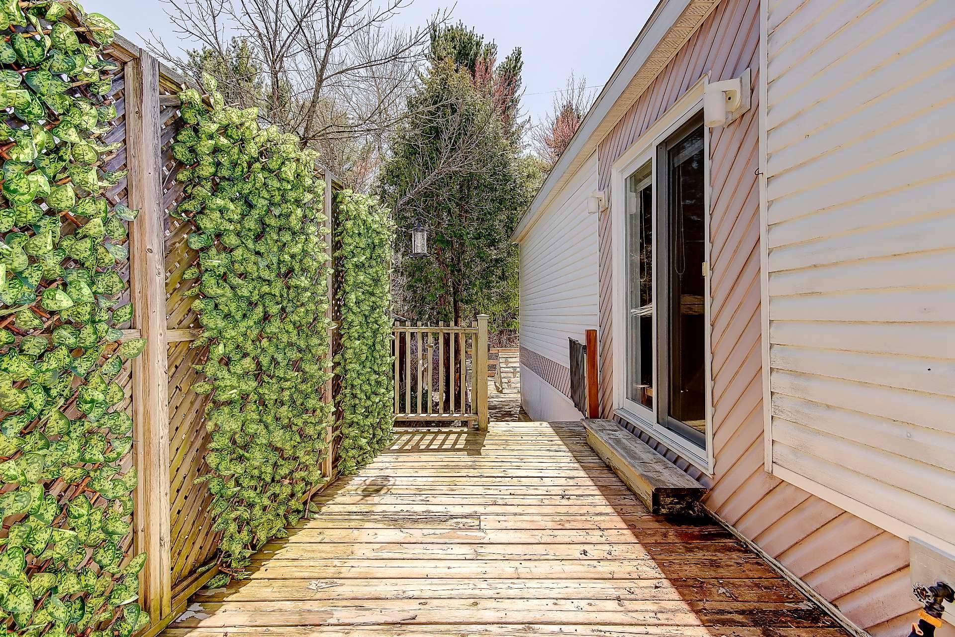 









82


9e Rue

,
Saint-Jean-sur-Richelieu,




QC
J2Y1A5

