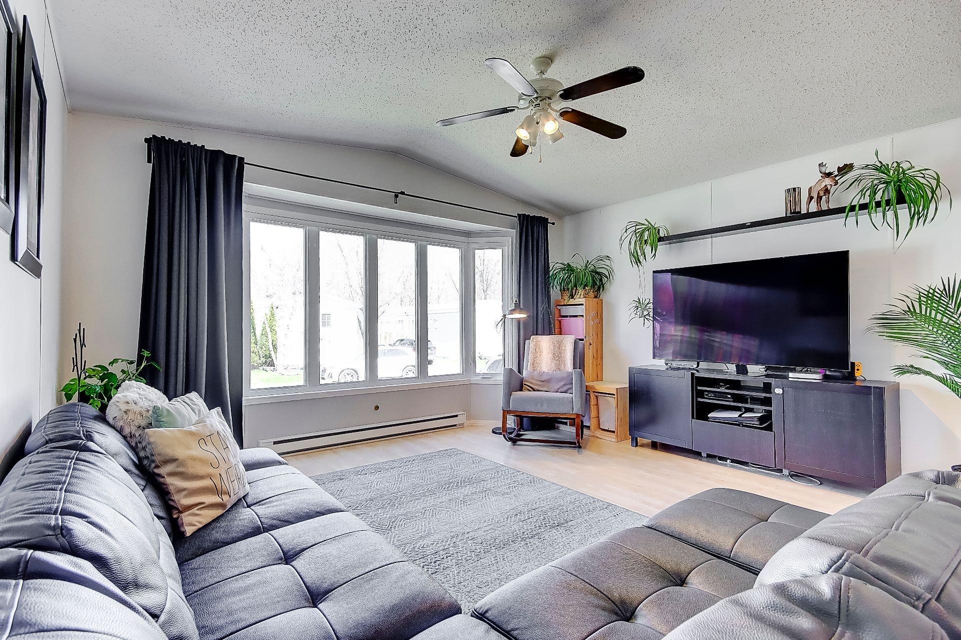 









82


9e Rue

,
Saint-Jean-sur-Richelieu,




QC
J2Y1A5

