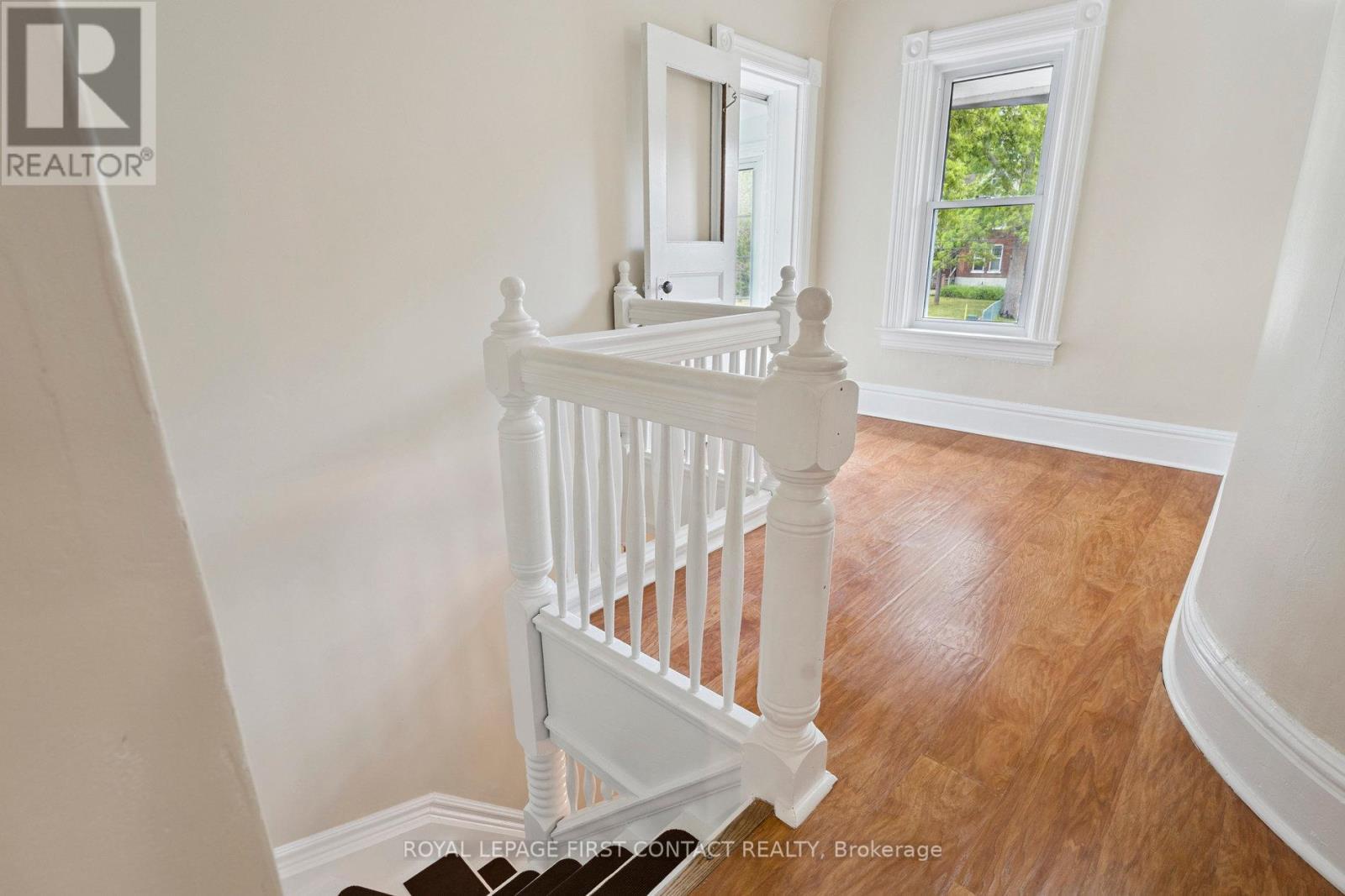 












55 BURTON AVENUE

,
Barrie,




Ontario
L4N2R5

