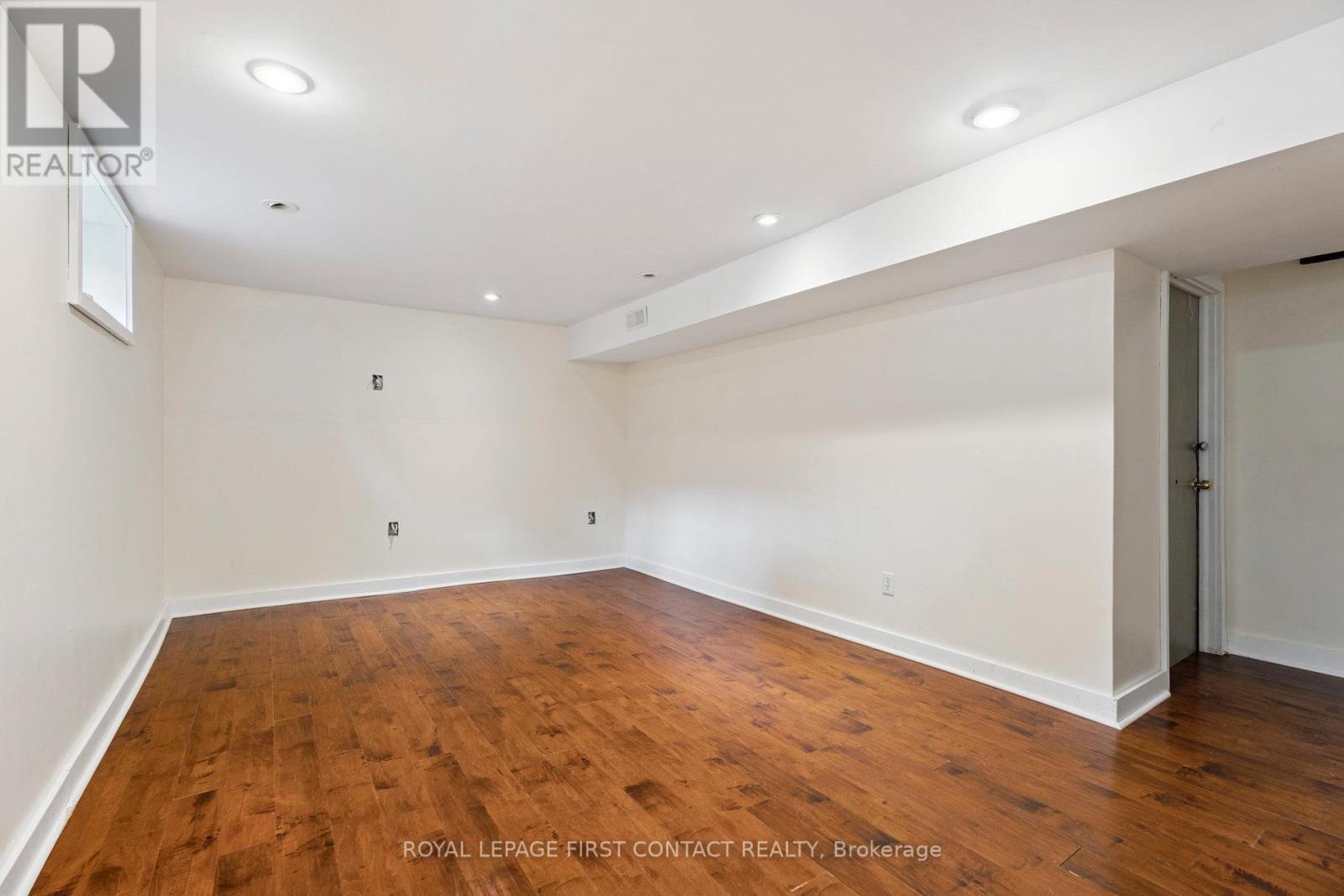 












55 BURTON AVENUE

,
Barrie,




Ontario
L4N2R5

