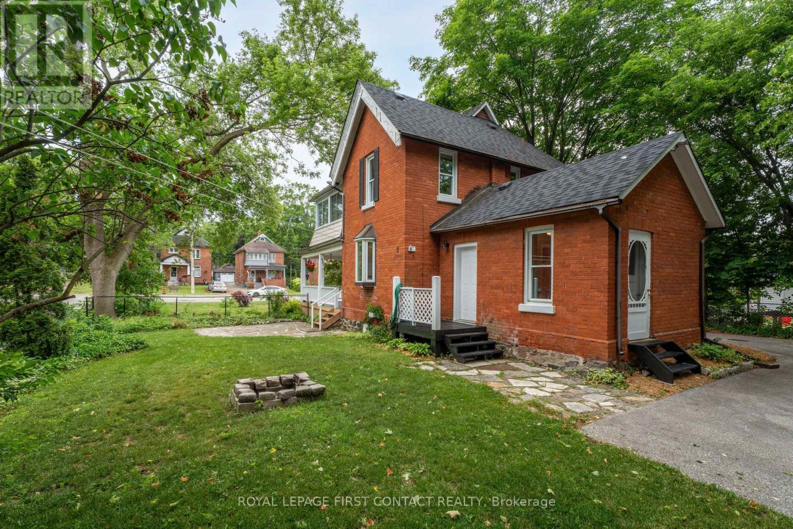












55 BURTON AVENUE

,
Barrie,




Ontario
L4N2R5


