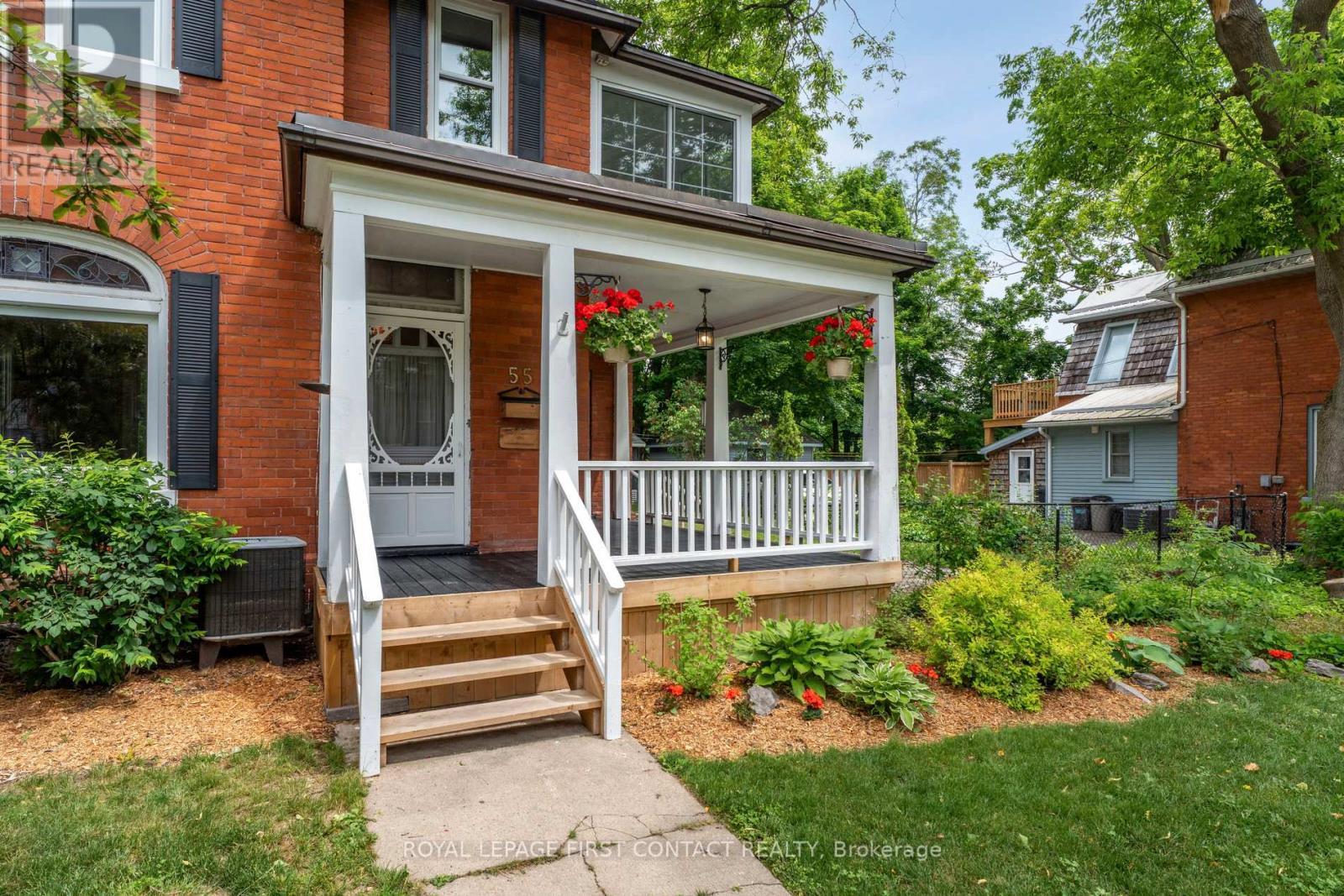 












55 BURTON AVENUE

,
Barrie,




Ontario
L4N2R5

