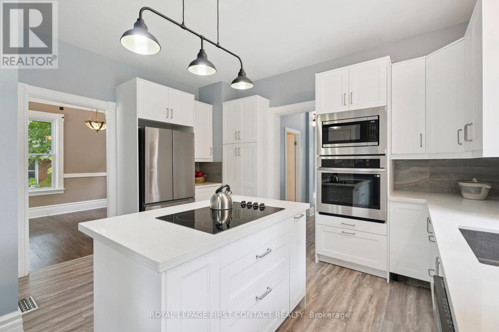 












55 BURTON AVENUE

,
Barrie,




Ontario
L4N2R5

