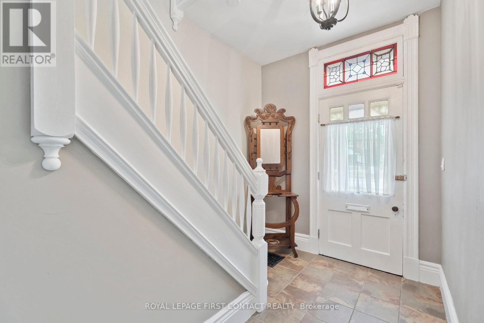 












55 BURTON AVENUE

,
Barrie,




Ontario
L4N2R5

