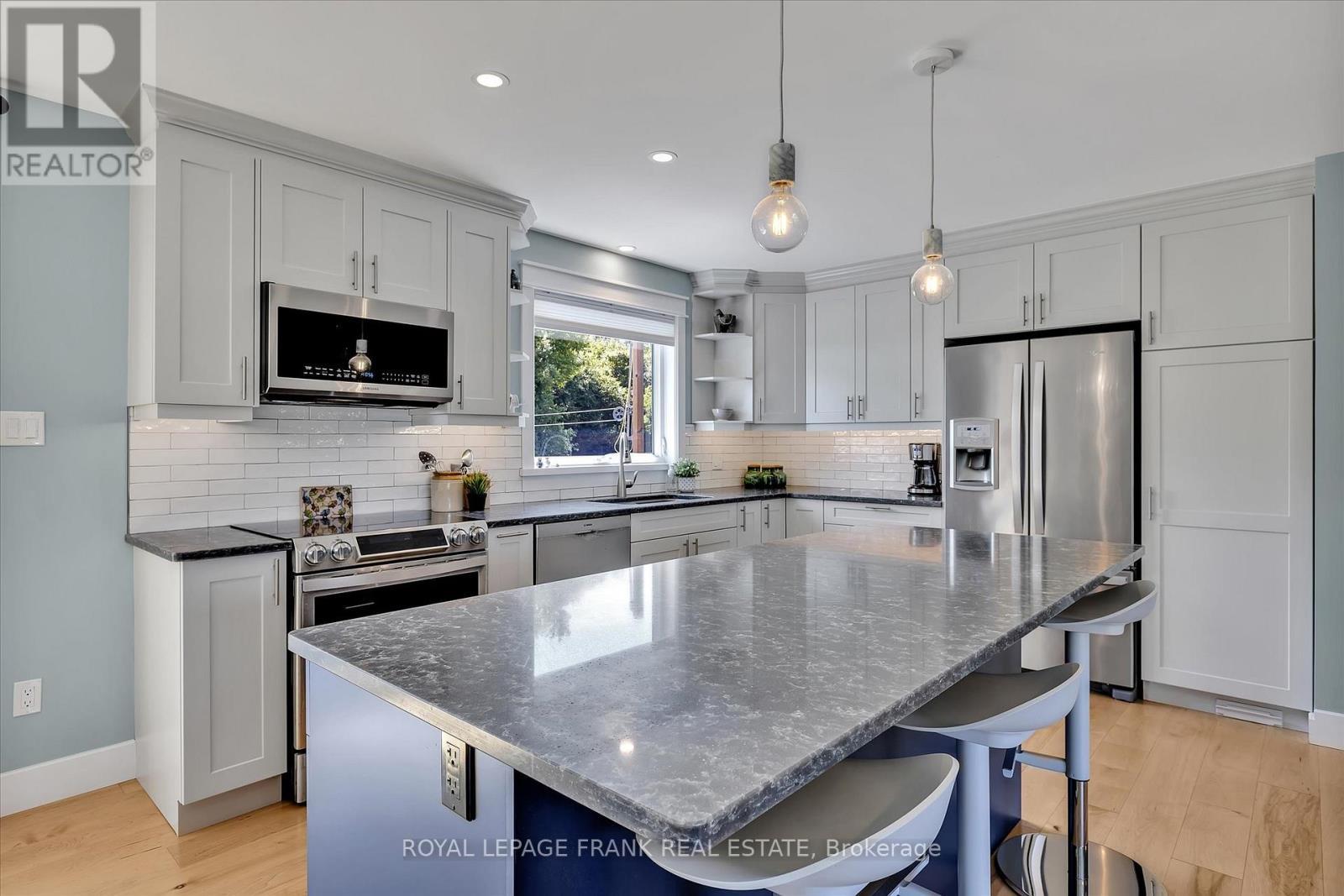 












796 CANAL ROAD

,
Douro-Dummer,




Ontario
K9L1A1

