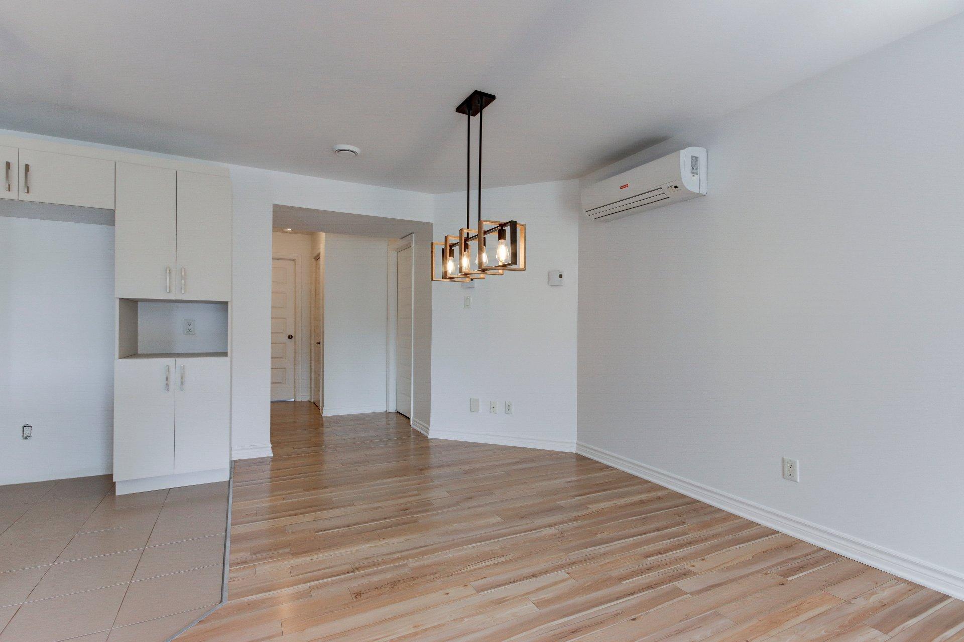 









126


Rue Robert-Jones

,
Saint-Jean-sur-Richelieu,




QC
J2W1N4

