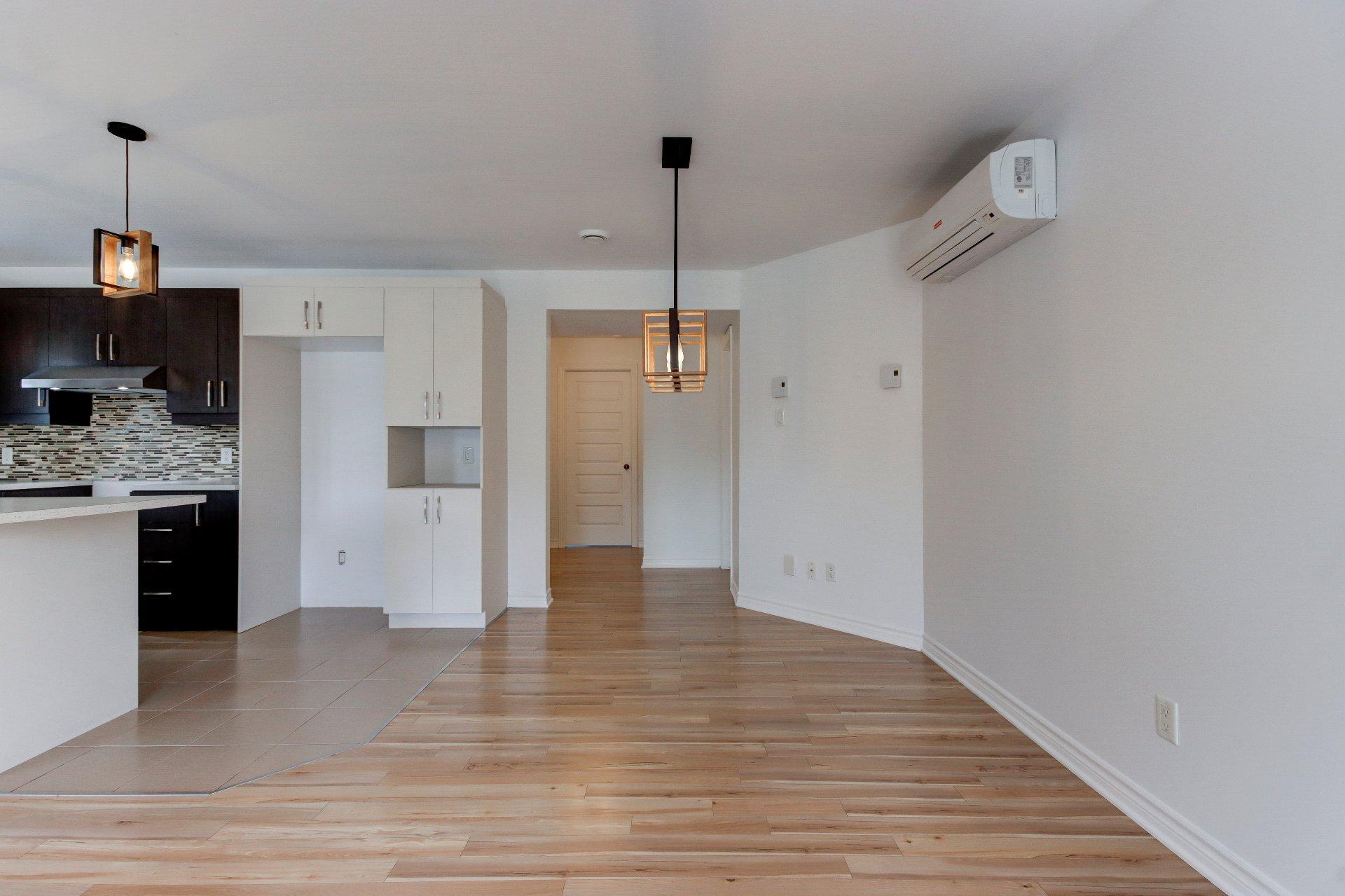 









126


Rue Robert-Jones

,
Saint-Jean-sur-Richelieu,




QC
J2W1N4

