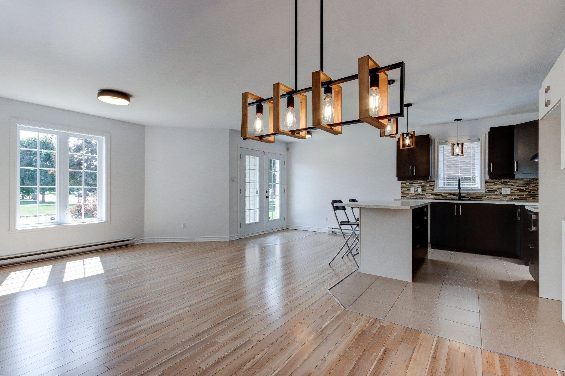 









126


Rue Robert-Jones

,
Saint-Jean-sur-Richelieu,




QC
J2W1N4

