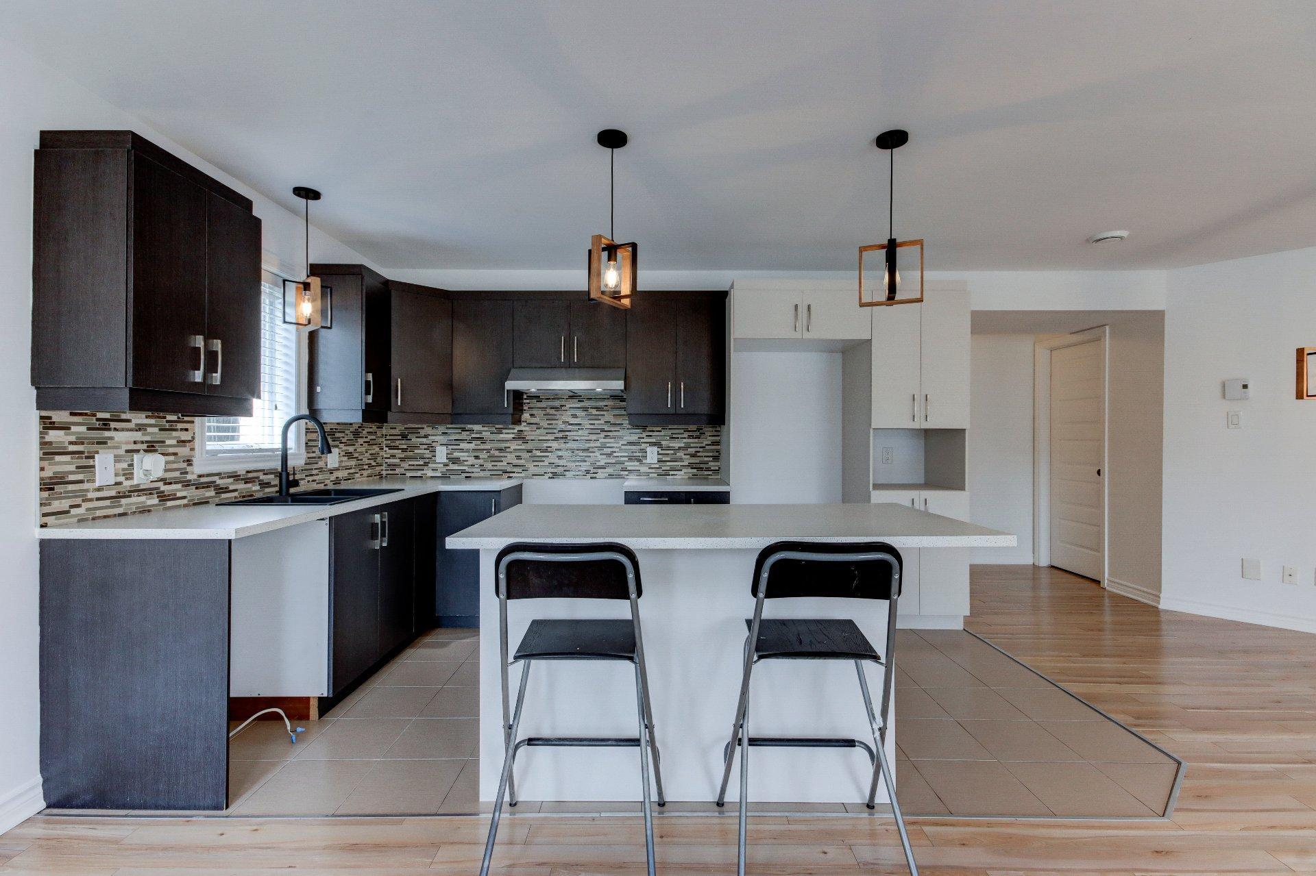 









126


Rue Robert-Jones

,
Saint-Jean-sur-Richelieu,




QC
J2W1N4

