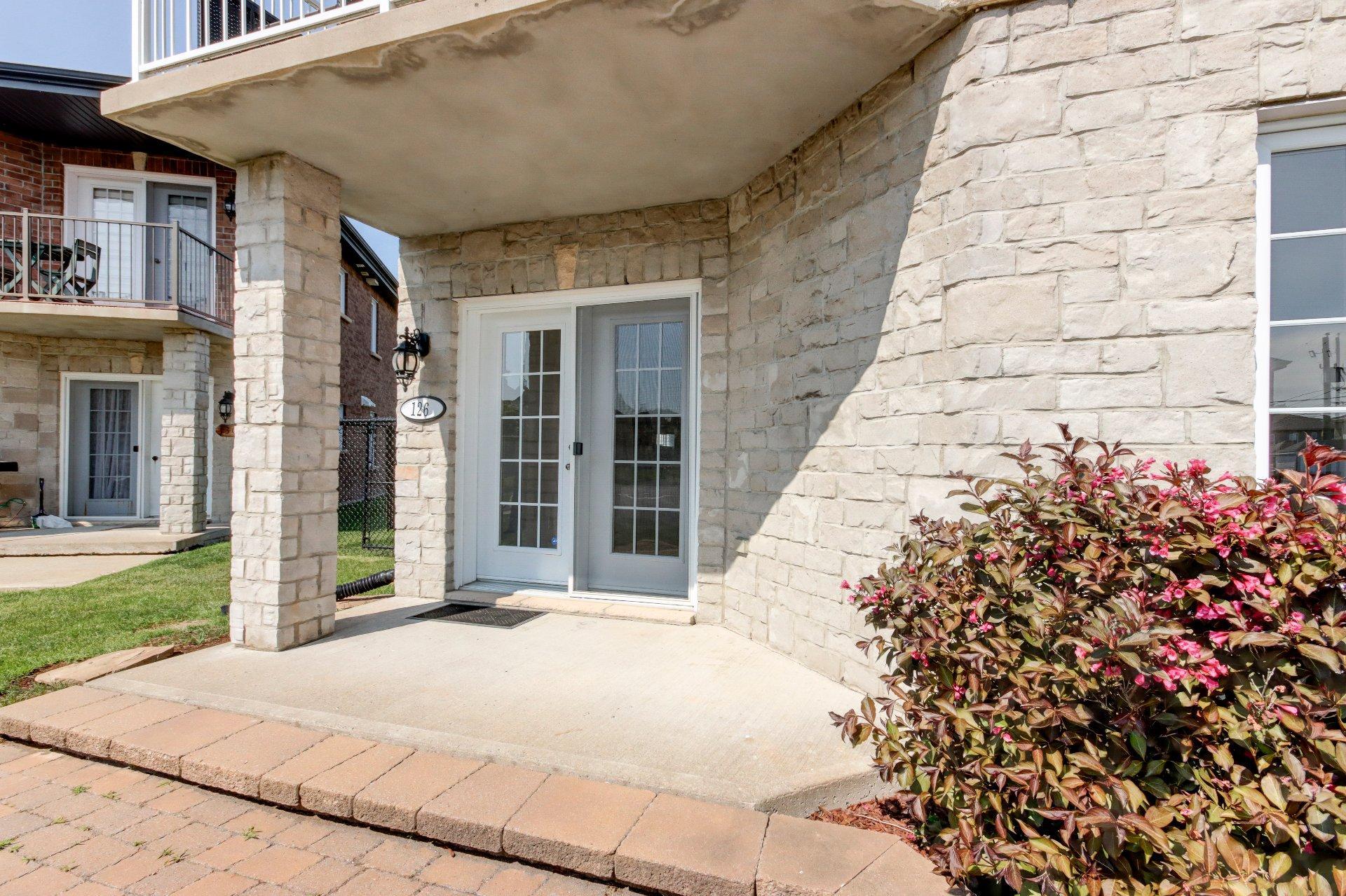 









126


Rue Robert-Jones

,
Saint-Jean-sur-Richelieu,




QC
J2W1N4

