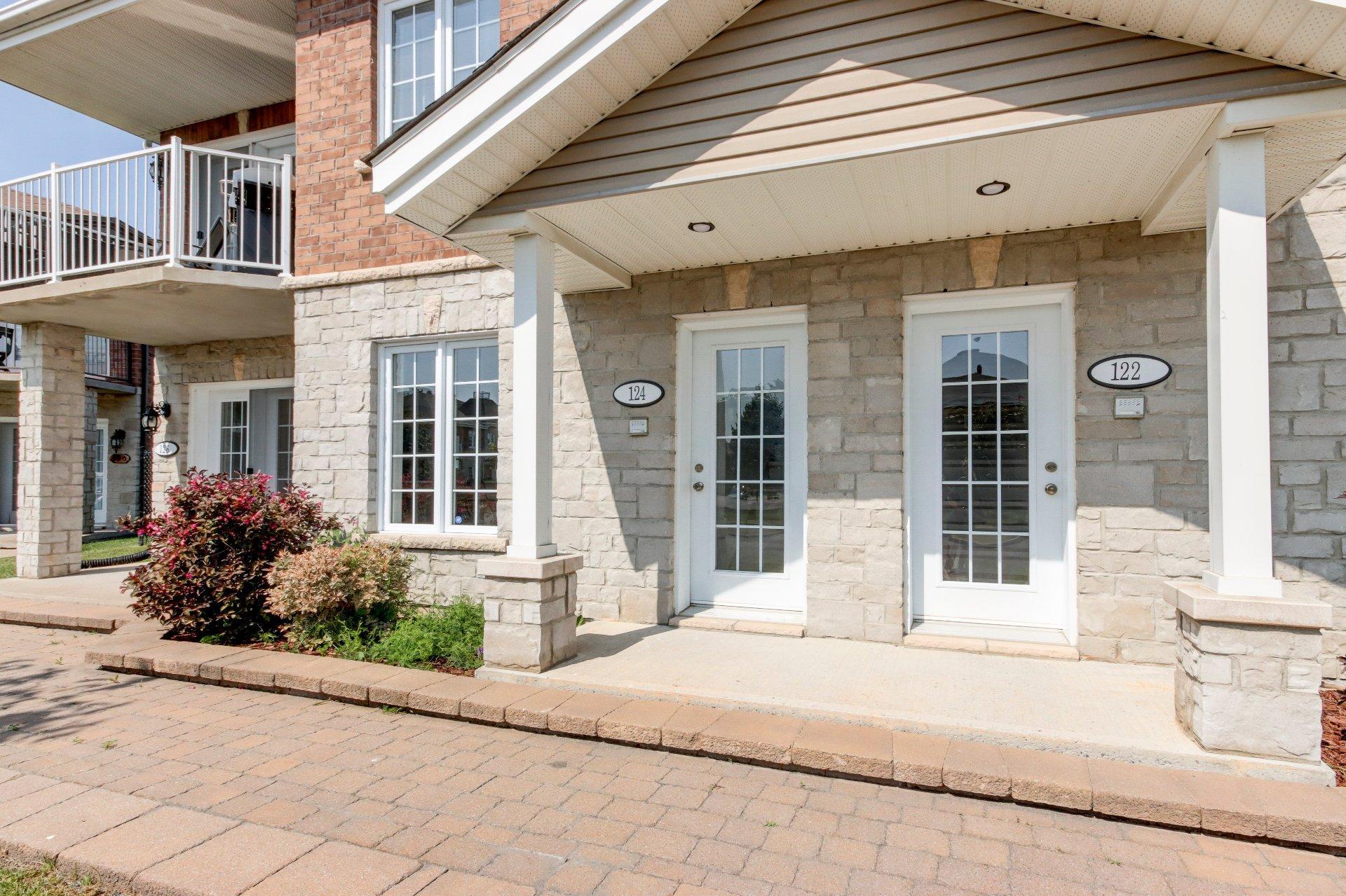 









126


Rue Robert-Jones

,
Saint-Jean-sur-Richelieu,




QC
J2W1N4

