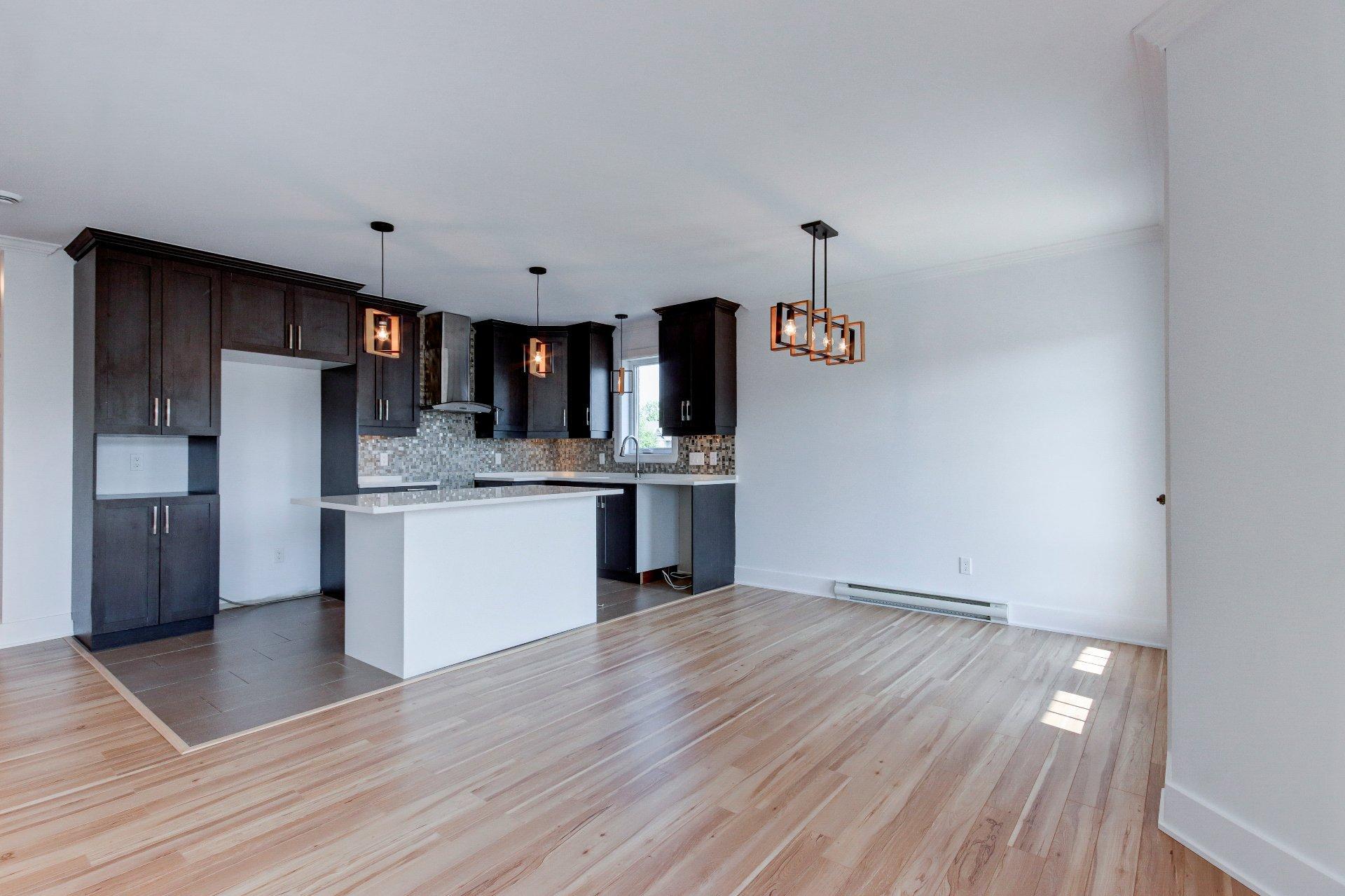 









122


Rue Robert-Jones

,
Saint-Jean-sur-Richelieu,




QC
J2X0E2

