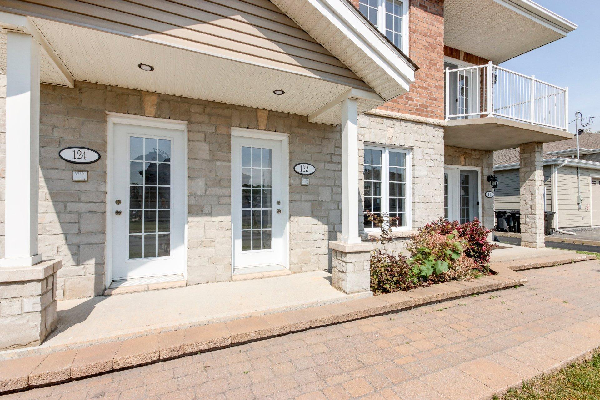 









122


Rue Robert-Jones

,
Saint-Jean-sur-Richelieu,




QC
J2X0E2

