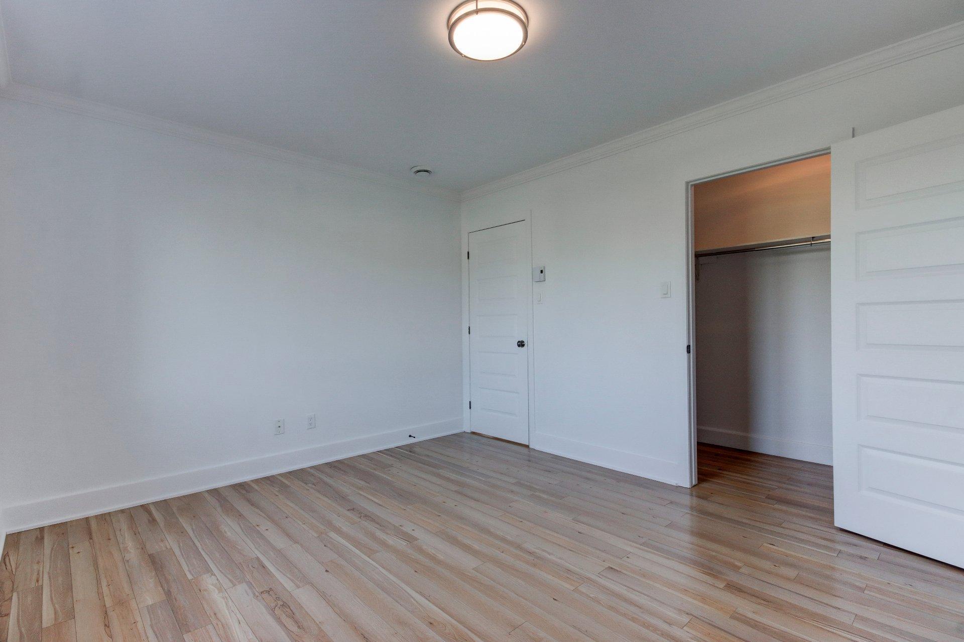 









122


Rue Robert-Jones

,
Saint-Jean-sur-Richelieu,




QC
J2X0E2

