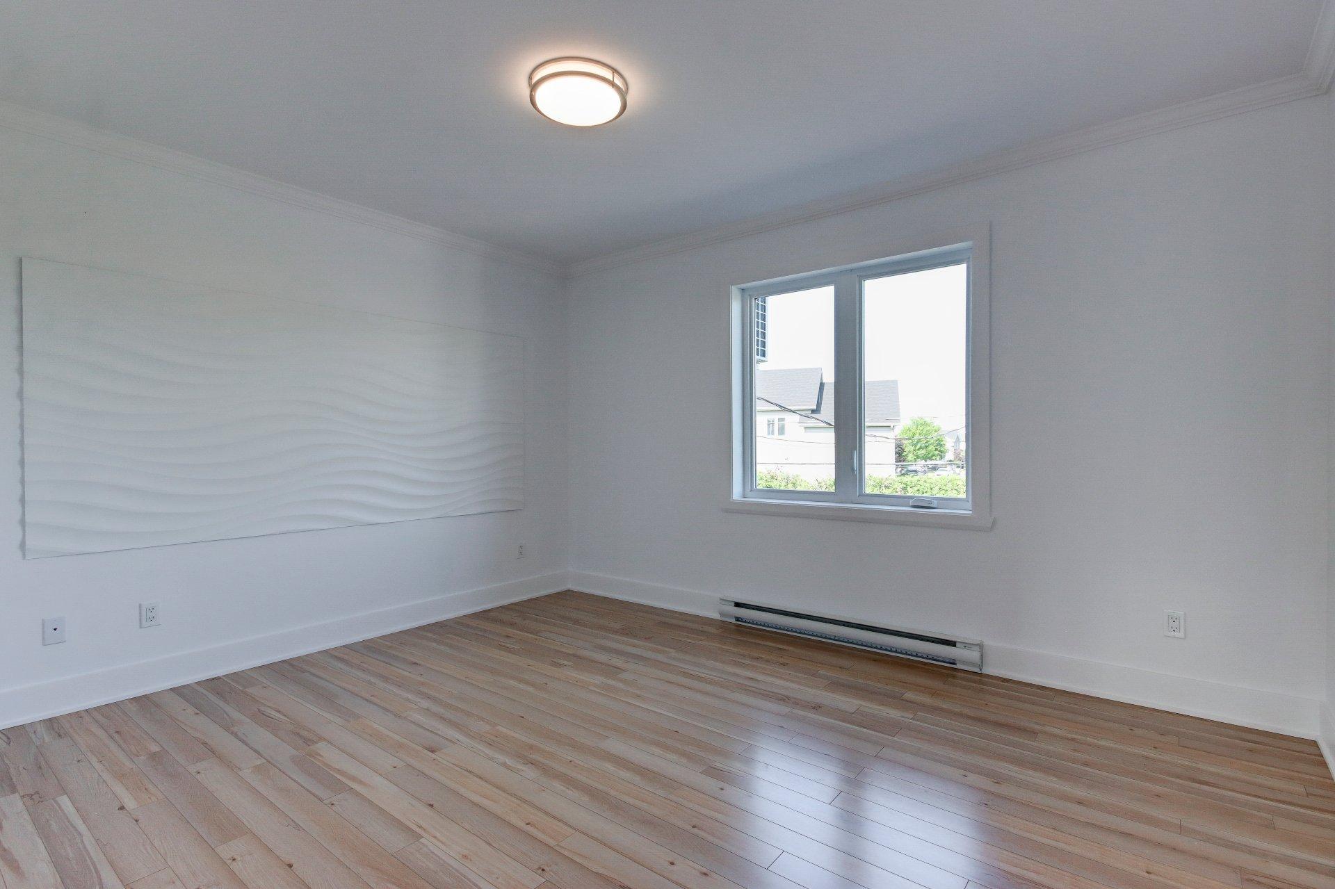 









122


Rue Robert-Jones

,
Saint-Jean-sur-Richelieu,




QC
J2X0E2


