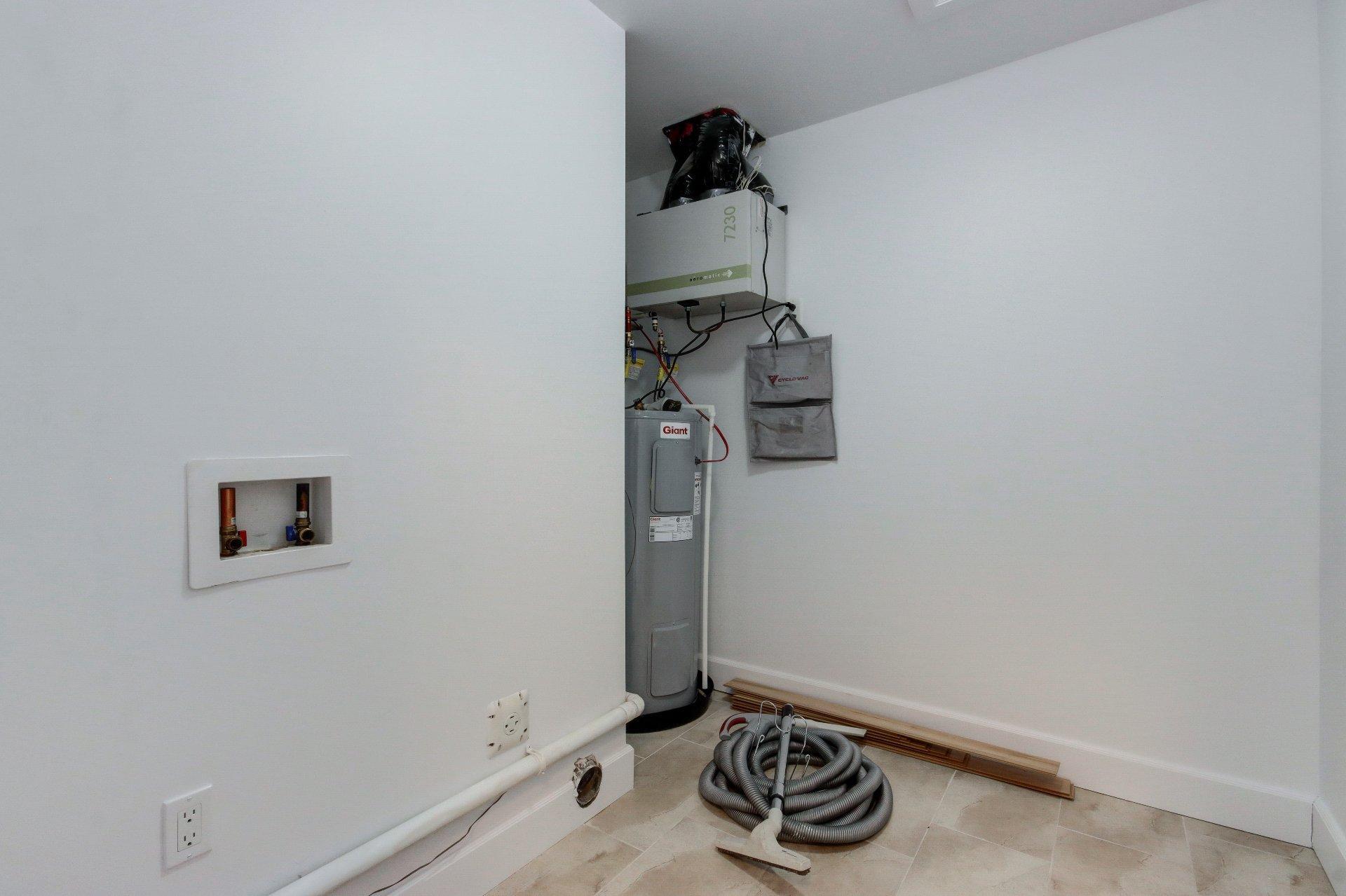 









122


Rue Robert-Jones

,
Saint-Jean-sur-Richelieu,




QC
J2X0E2

