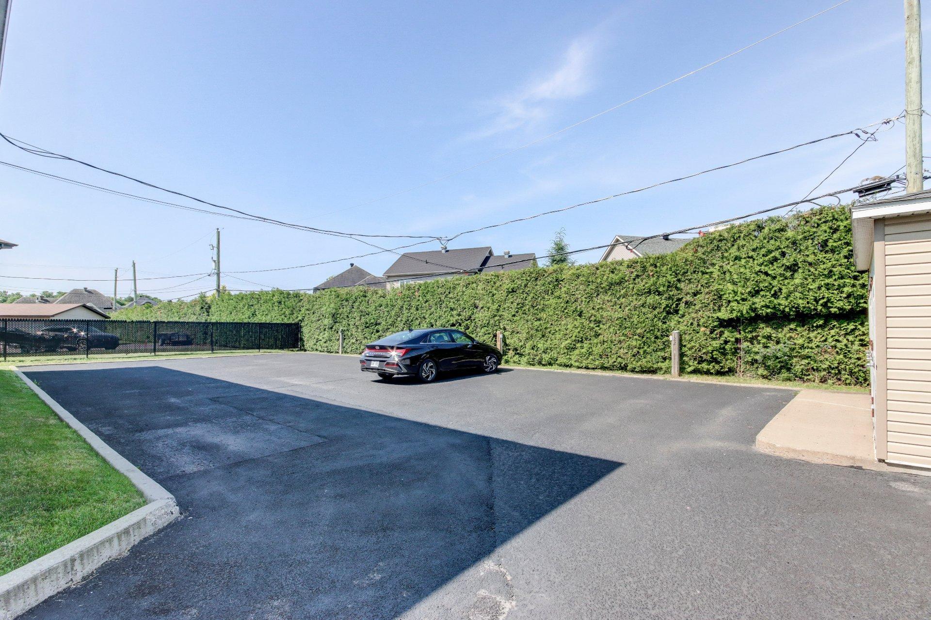 









122


Rue Robert-Jones

,
Saint-Jean-sur-Richelieu,




QC
J2X0E2

