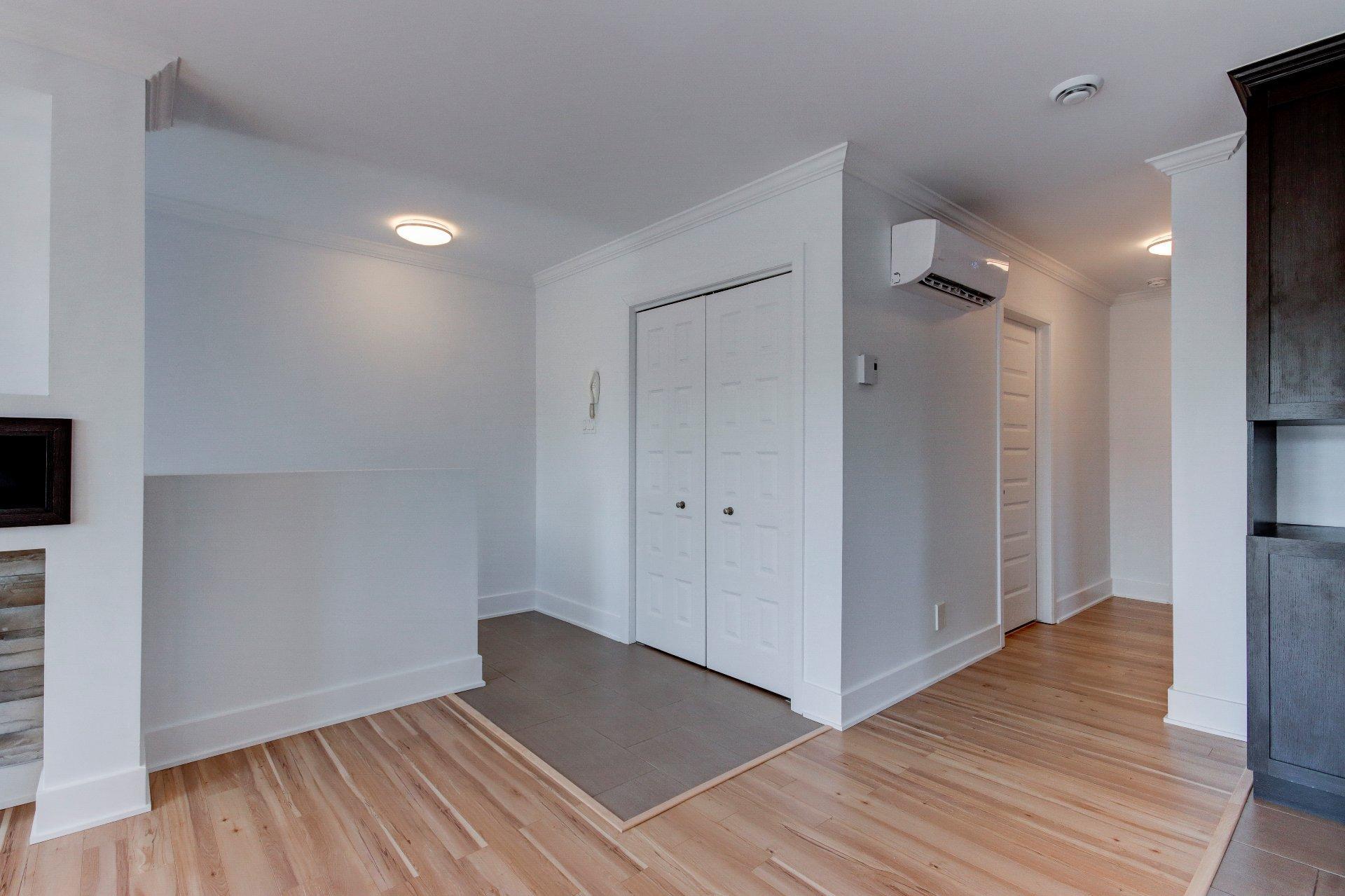 









122


Rue Robert-Jones

,
Saint-Jean-sur-Richelieu,




QC
J2X0E2

