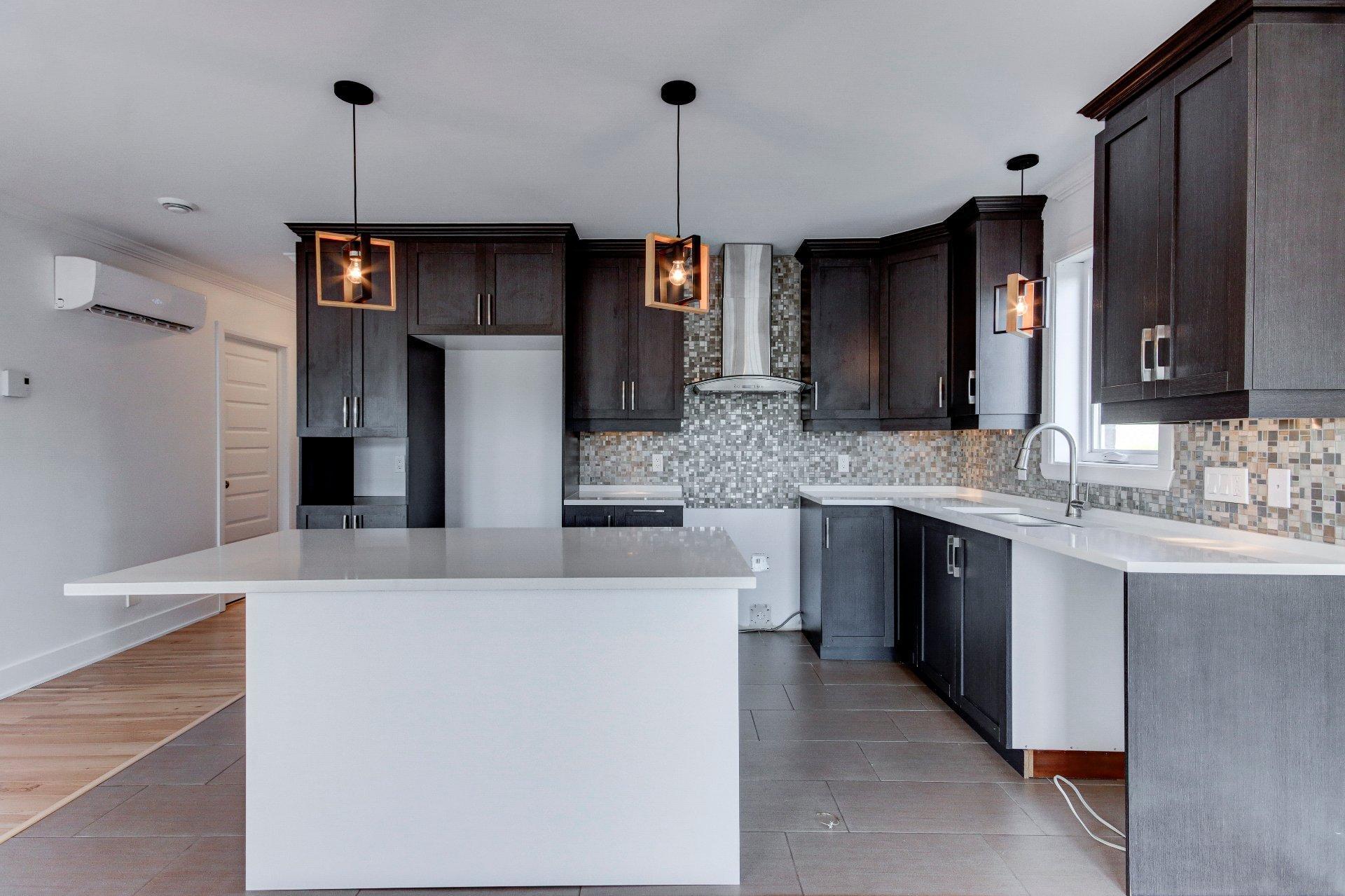 









122


Rue Robert-Jones

,
Saint-Jean-sur-Richelieu,




QC
J2X0E2

