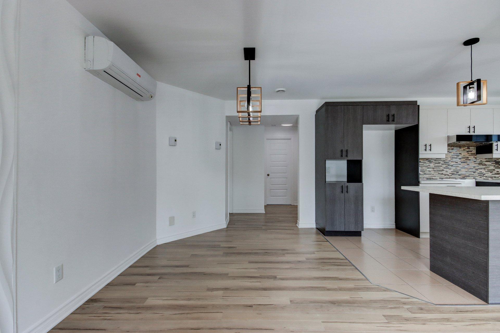 









120


Rue Robert-Jones

,
Saint-Jean-sur-Richelieu,




QC
J2X0E2

