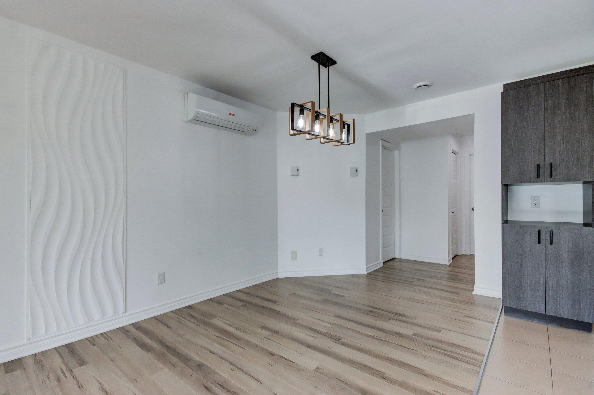 









120


Rue Robert-Jones

,
Saint-Jean-sur-Richelieu,




QC
J2X0E2


