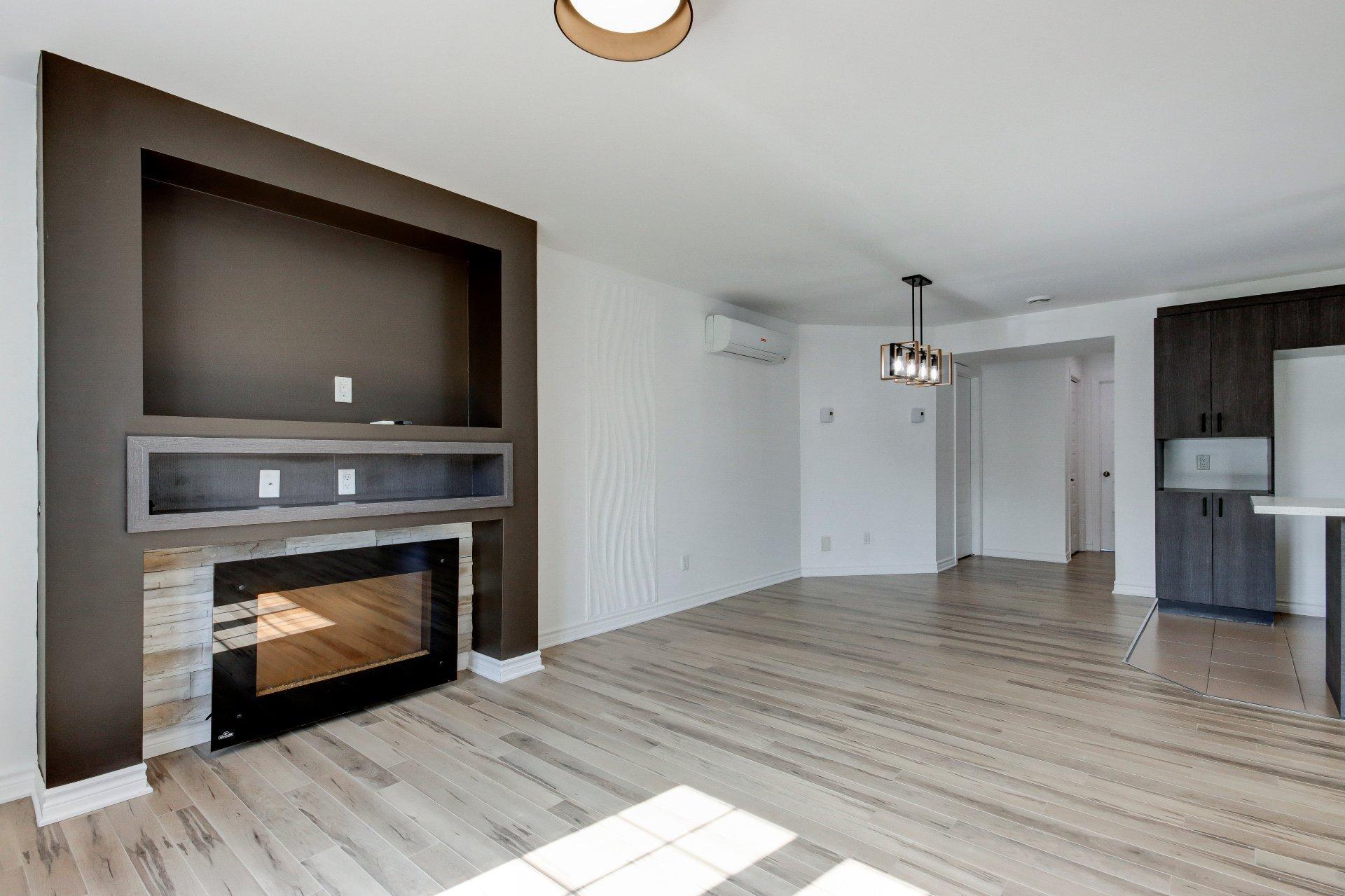 









120


Rue Robert-Jones

,
Saint-Jean-sur-Richelieu,




QC
J2X0E2


