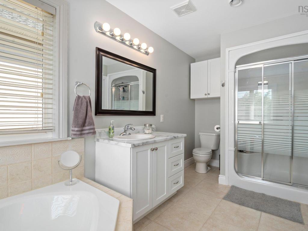 












66 Cutter Drive

,
Halifax,




NS
B3M 4W5

