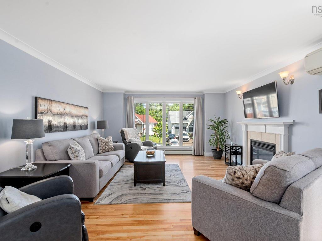 












66 Cutter Drive

,
Halifax,




NS
B3M 4W5

