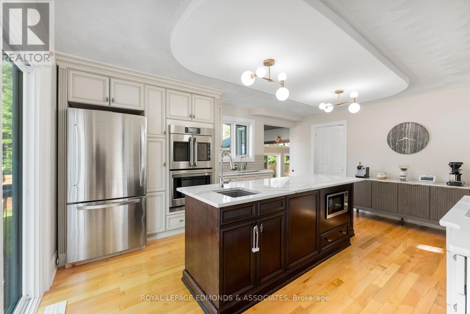 












12 SELLEY STREET

,
Petawawa,




Ontario
K8H3H1

