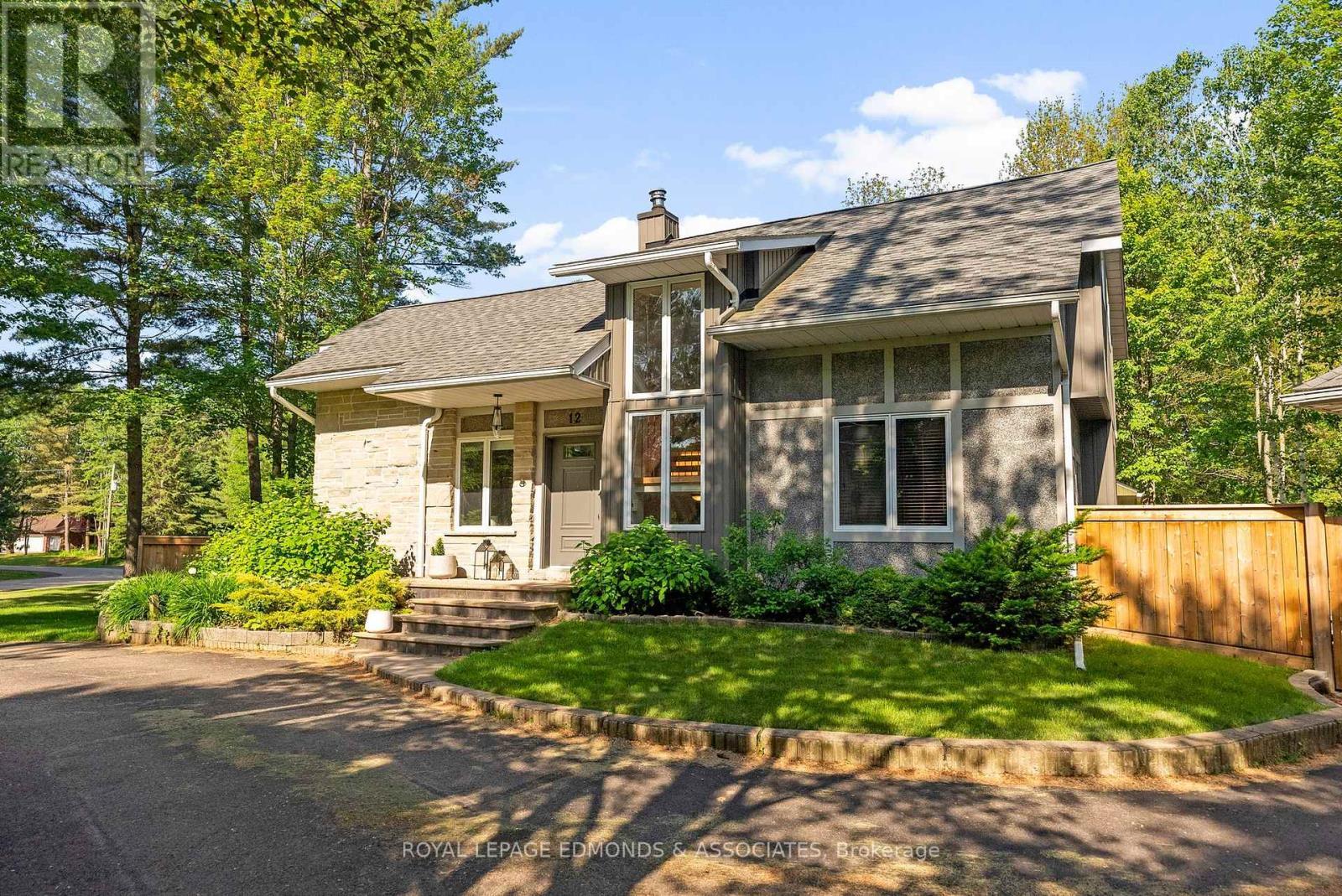 












12 SELLEY STREET

,
Petawawa,




Ontario
K8H3H1

