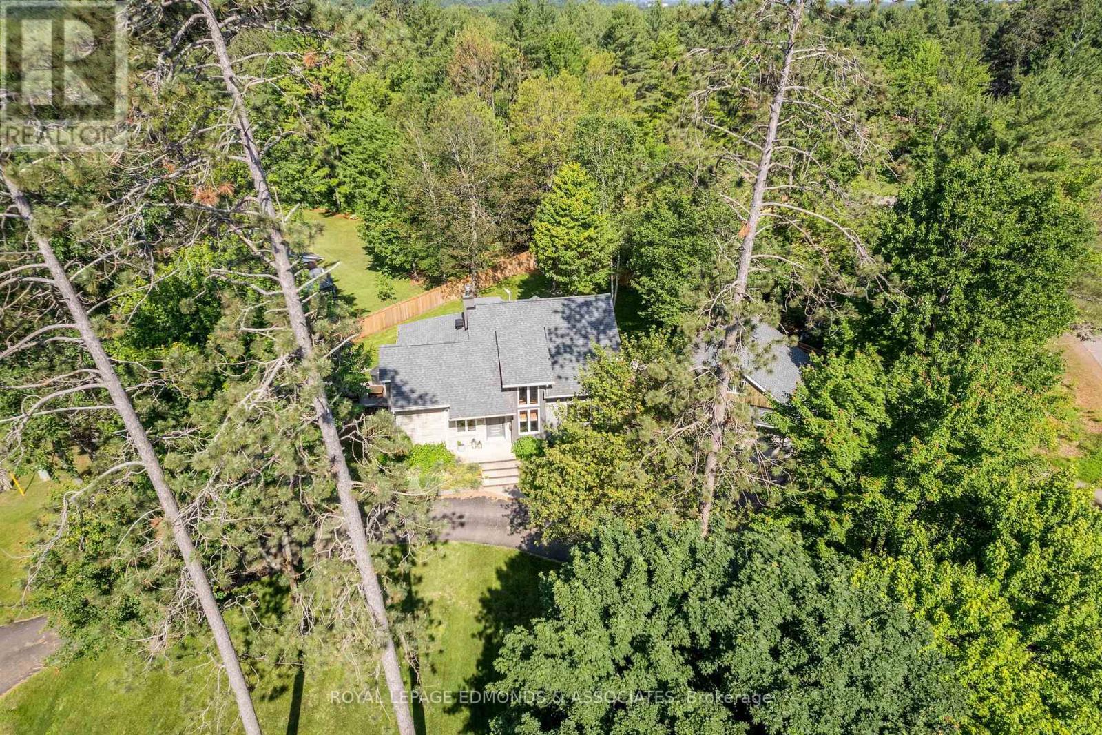 












12 SELLEY STREET

,
Petawawa,




Ontario
K8H3H1

