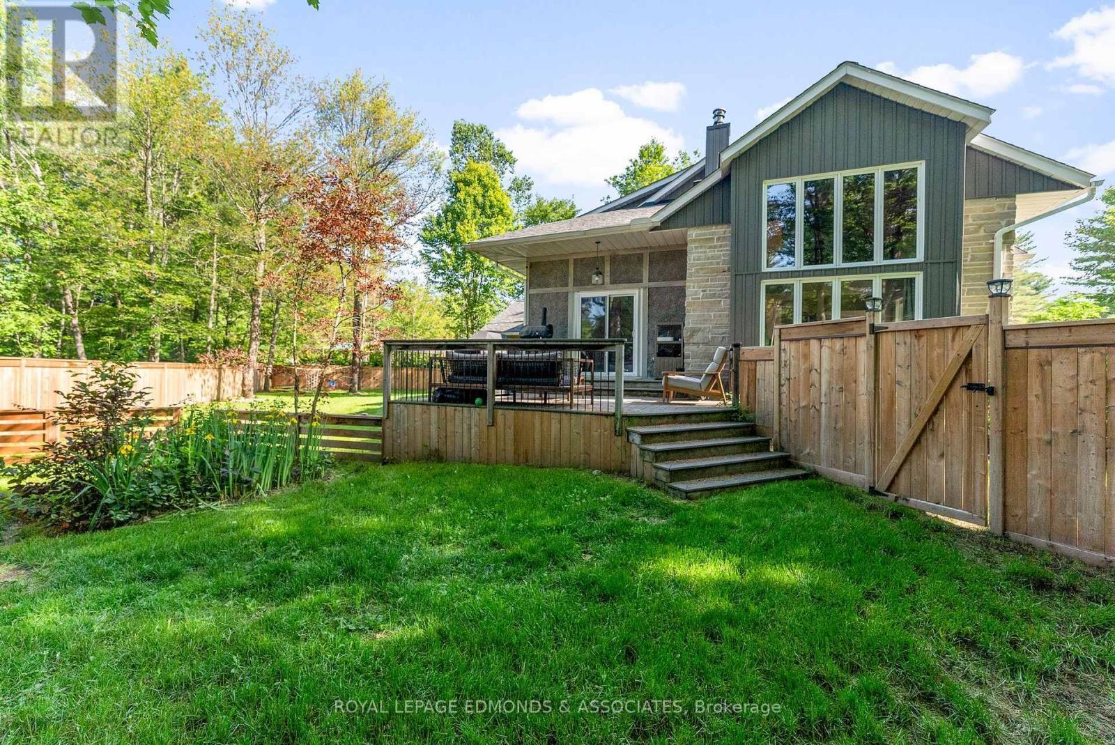 












12 SELLEY STREET

,
Petawawa,




Ontario
K8H3H1

