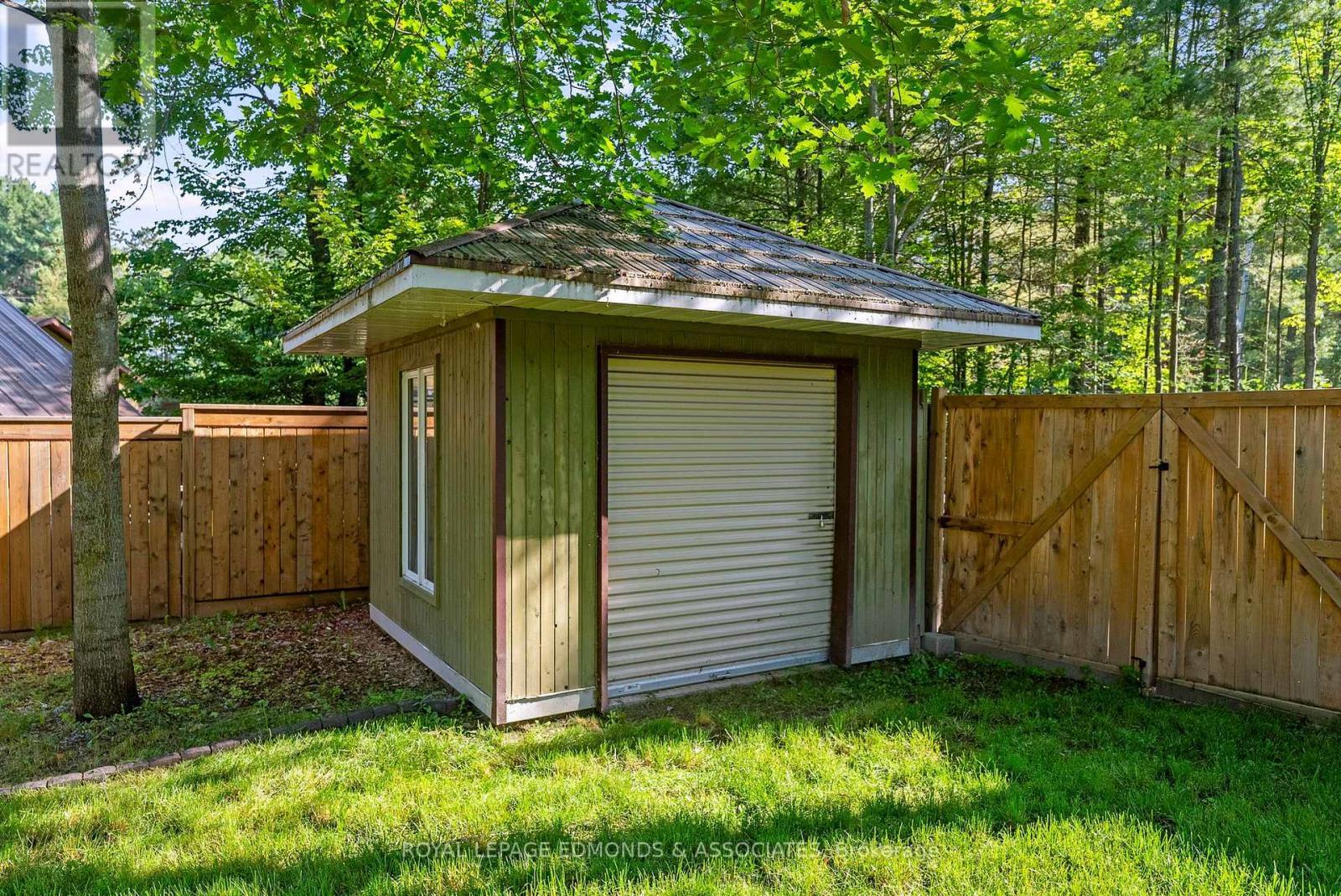 












12 SELLEY STREET

,
Petawawa,




Ontario
K8H3H1

