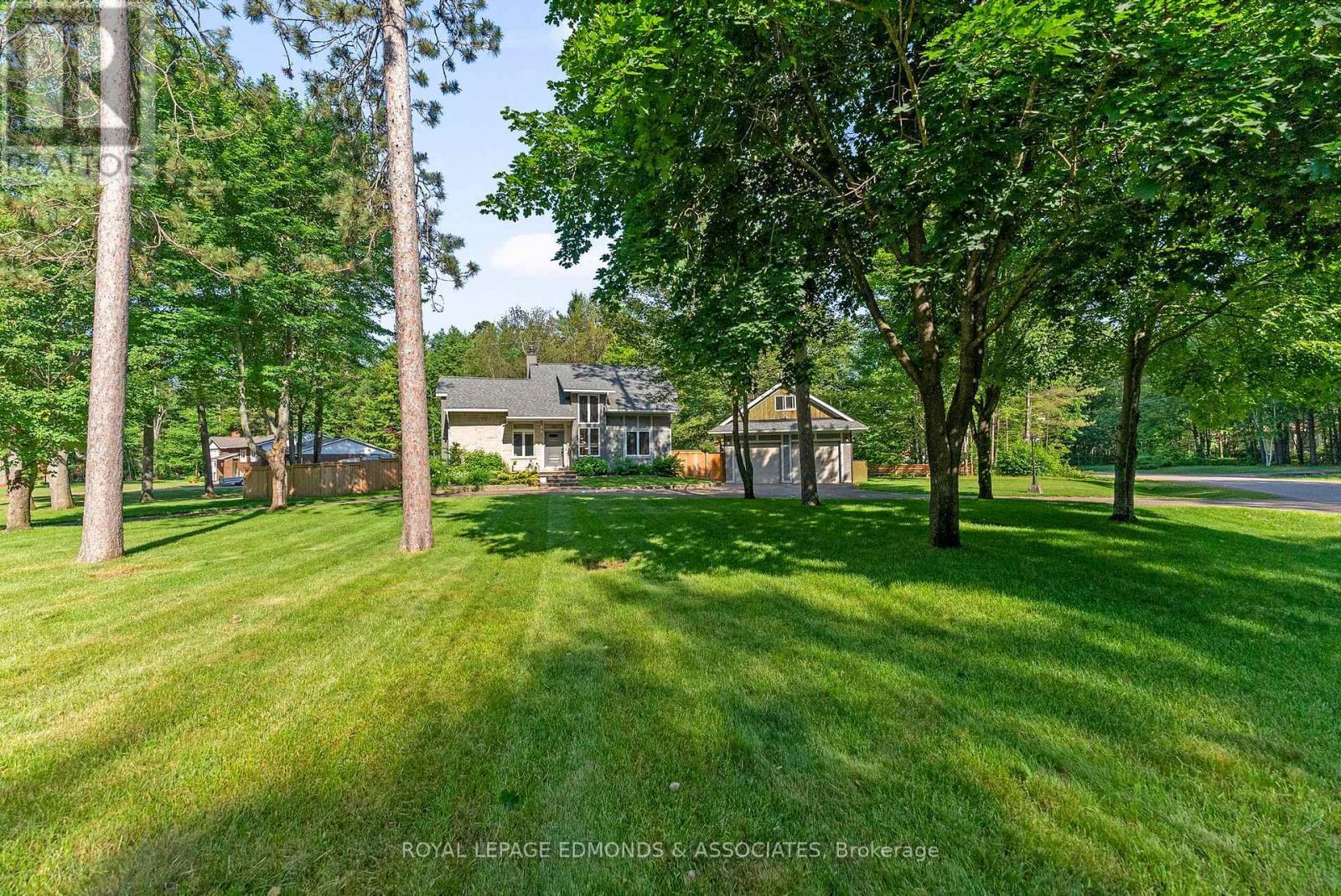 












12 SELLEY STREET

,
Petawawa,




Ontario
K8H3H1

