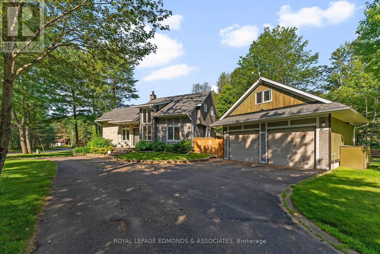 












12 SELLEY STREET

,
Petawawa,




Ontario
K8H3H1

