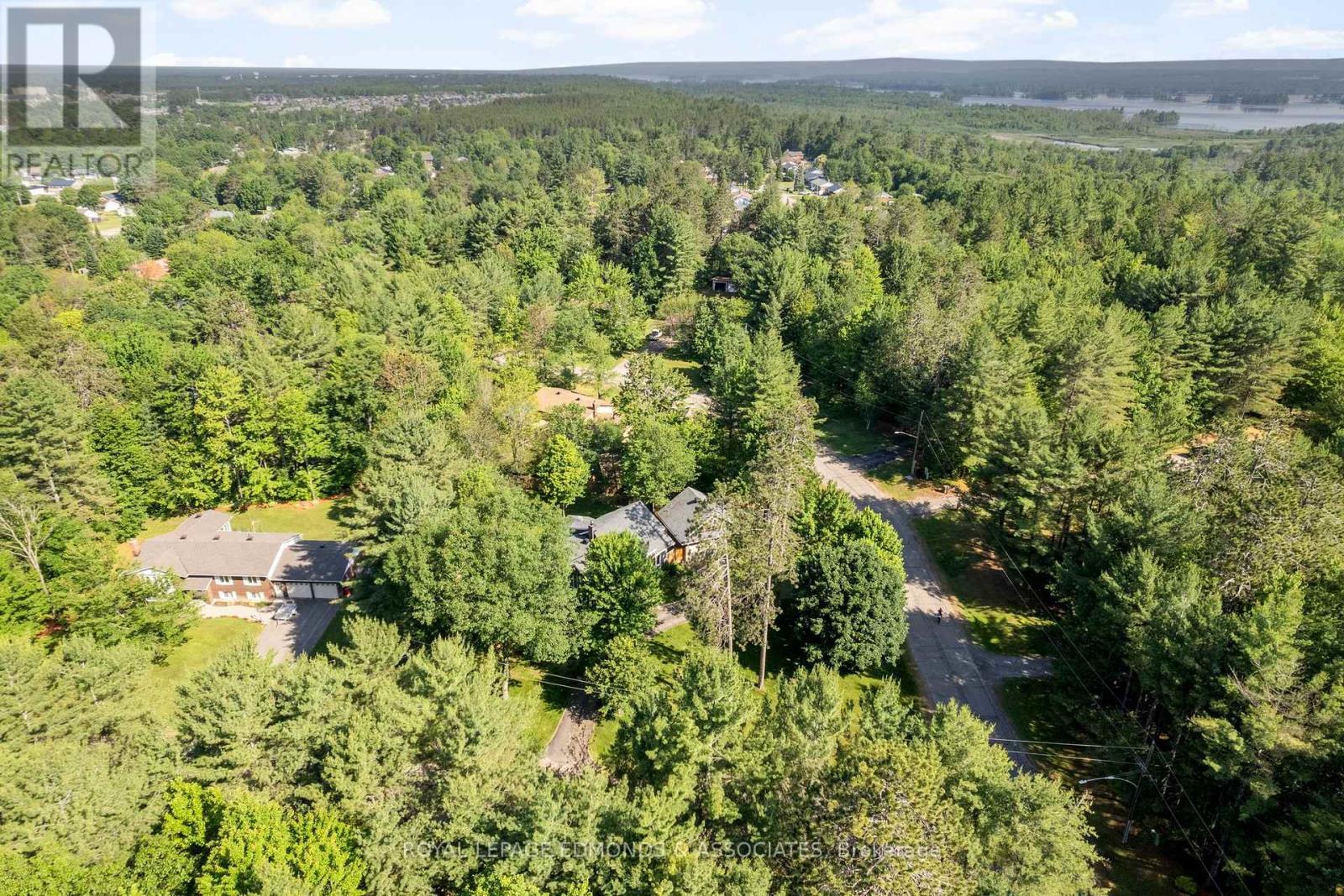 












12 SELLEY STREET

,
Petawawa,




Ontario
K8H3H1

