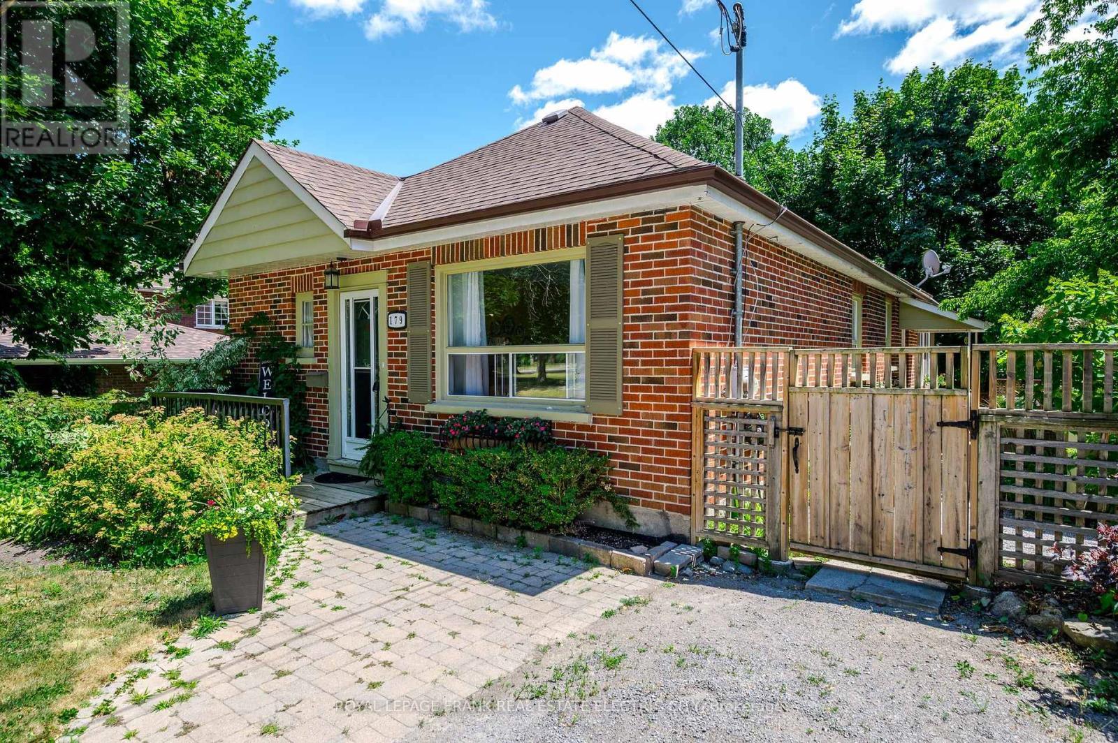 












179 ABERDEEN AVENUE

,
Peterborough North (South),




Ontario
K9H4W7

