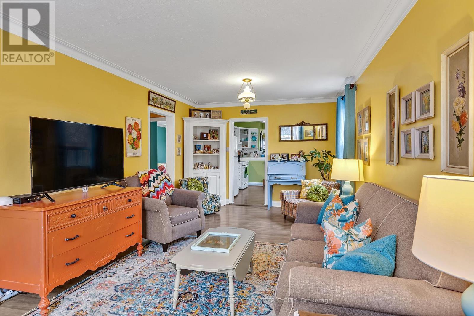 












179 ABERDEEN AVENUE

,
Peterborough North (South),




Ontario
K9H4W7

